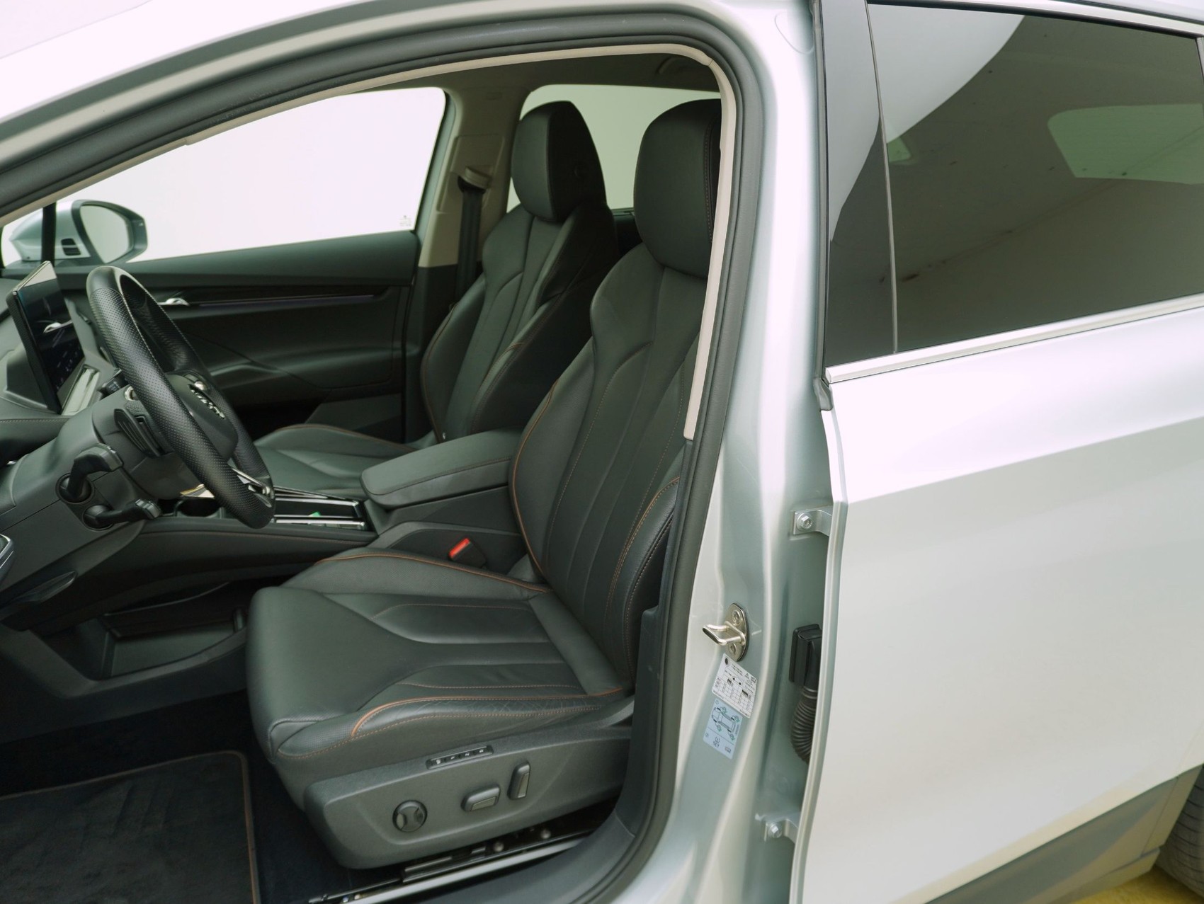 SKODA Enyaq iV 80 Suite-image-9