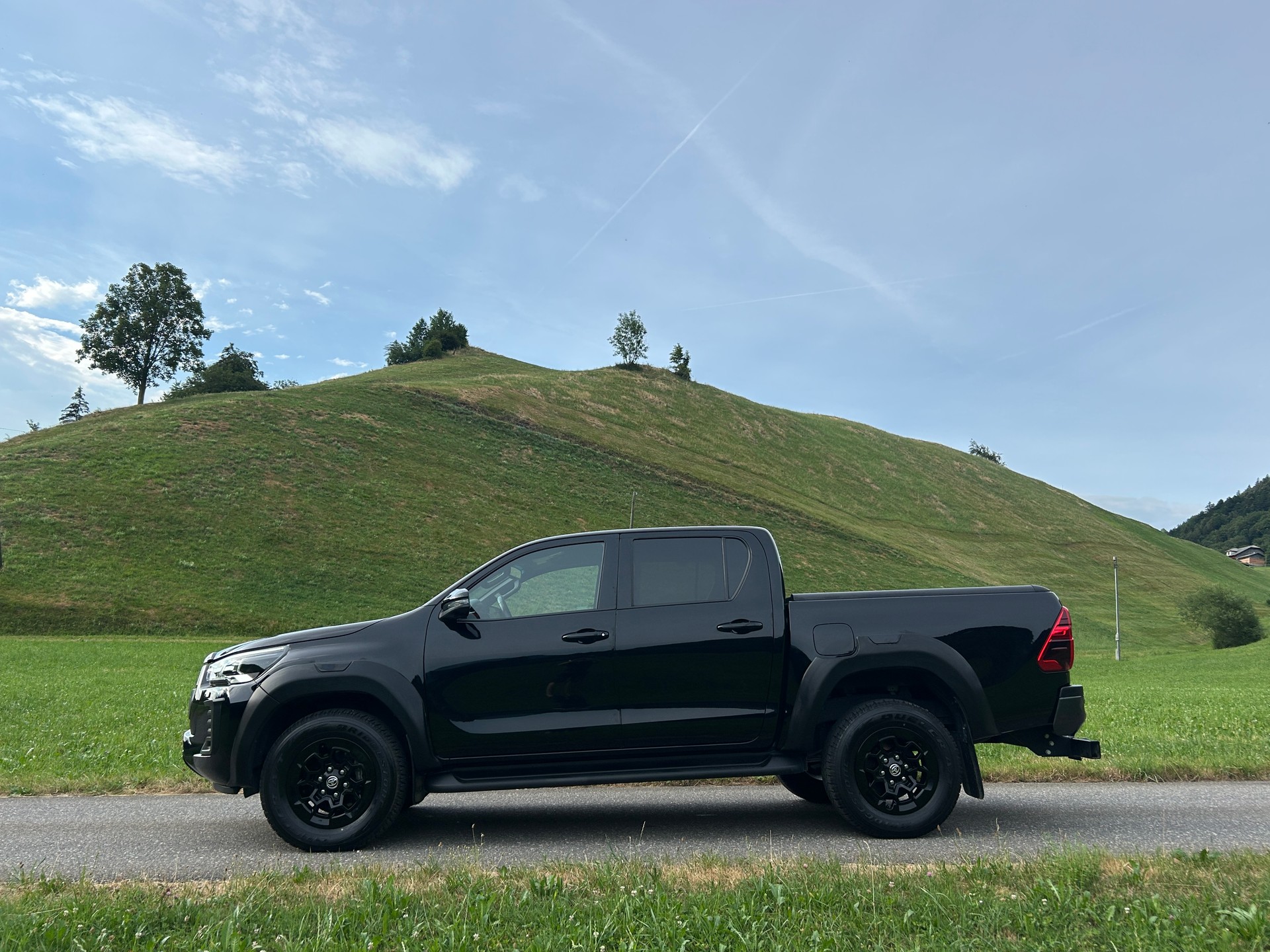 TOYOTA 2.8D GR Sport 230PS Double Cab 4x4 A-image-1