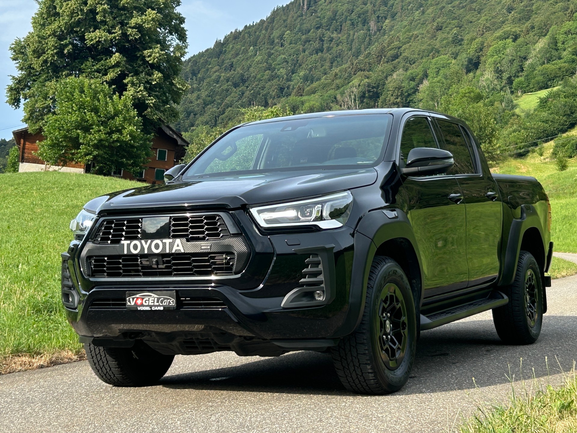 TOYOTA 2.8D GR Sport 230PS Double Cab 4x4 A
