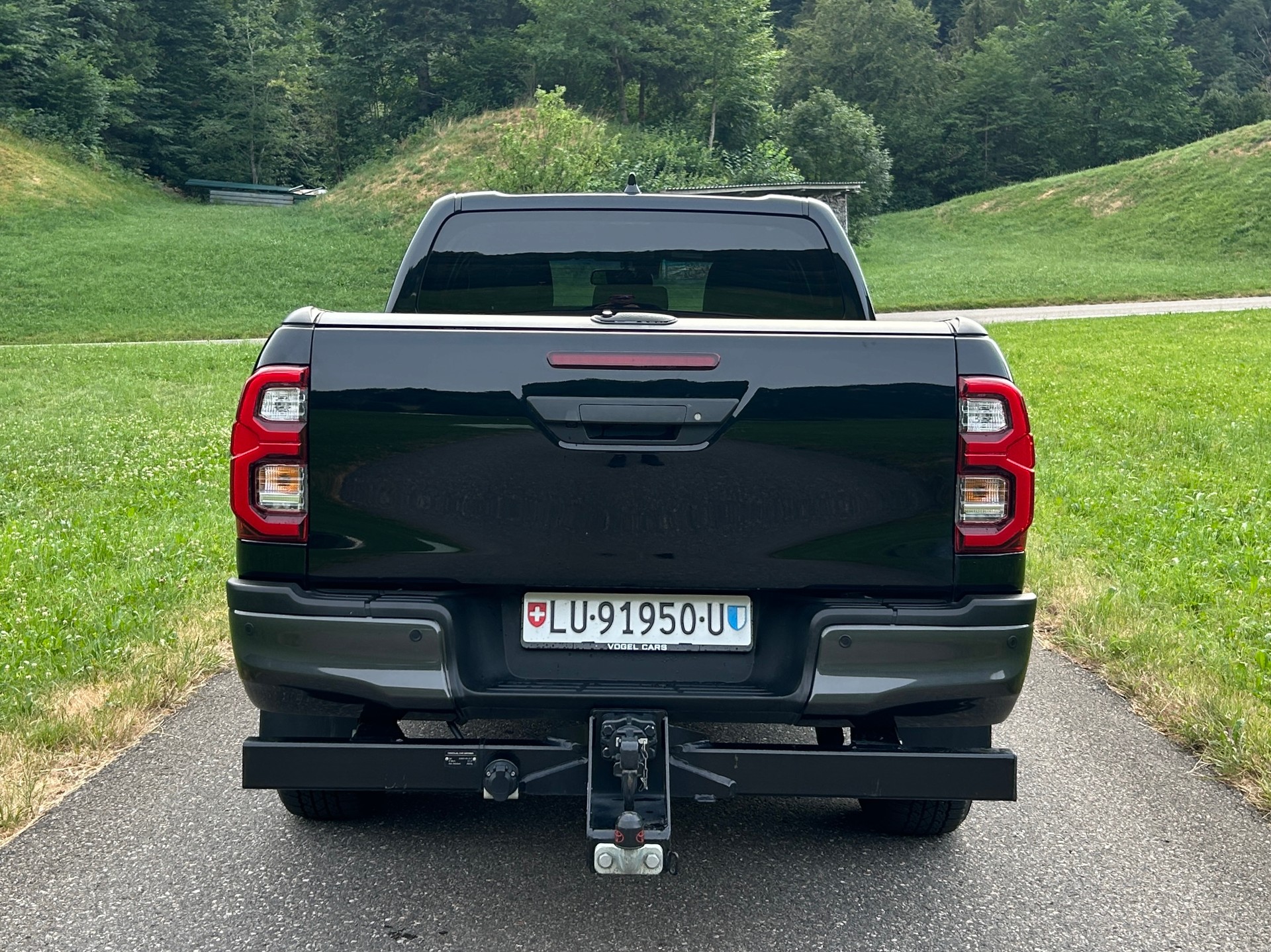 TOYOTA 2.8D GR Sport 230PS Double Cab 4x4 A-image-4