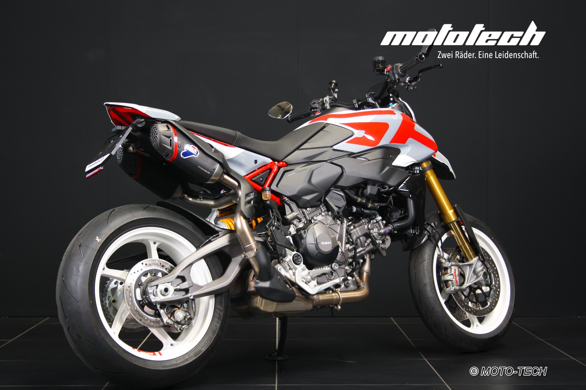 DUCATI Hypermotard V2 SP-showroom-element-2