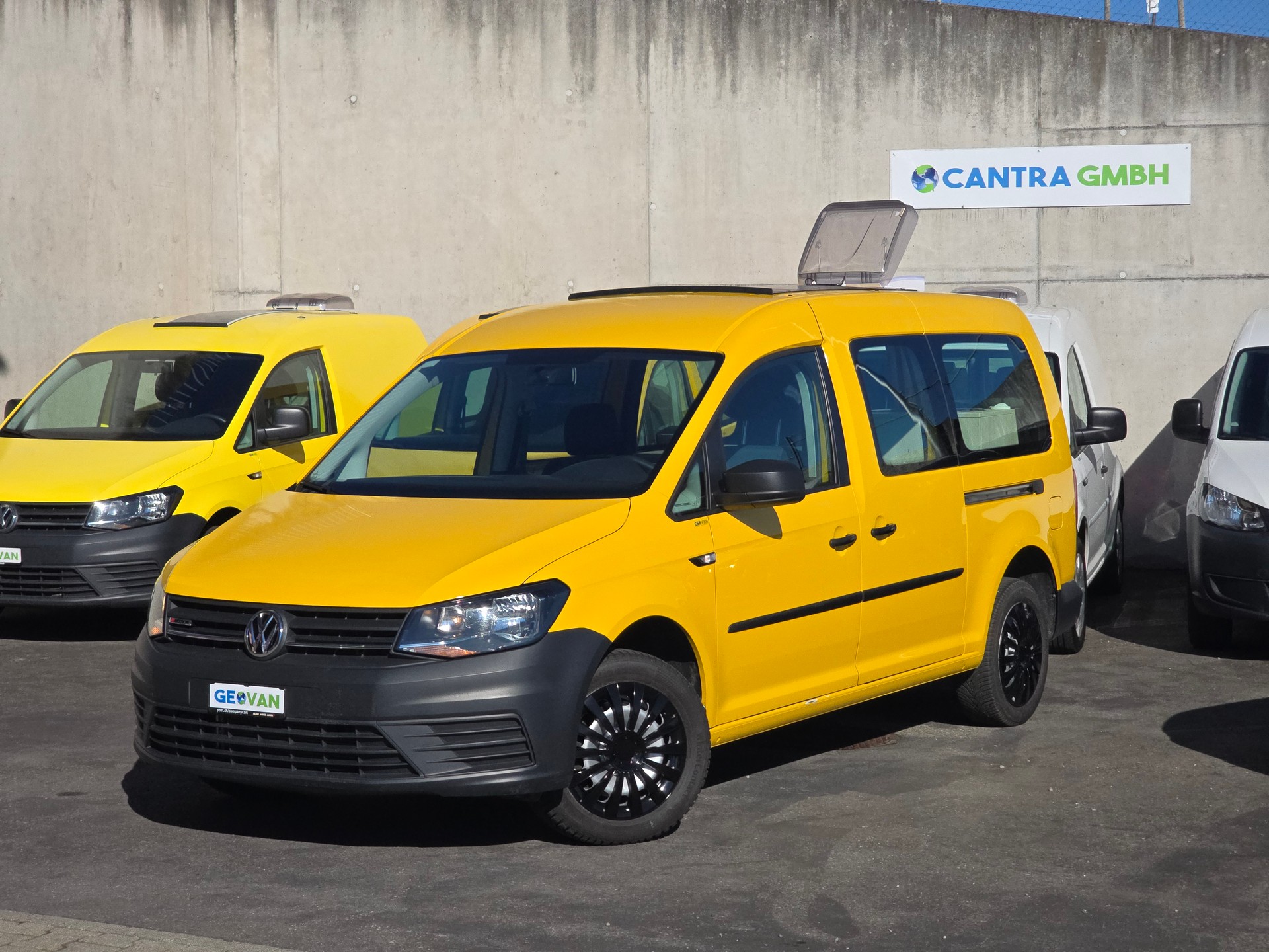 VW GEOVAN L - 102 PS Benzin - Klima - PDC hinten - DAB+ - 2 x Schiebetür - grosses Fensterpaket-image-4