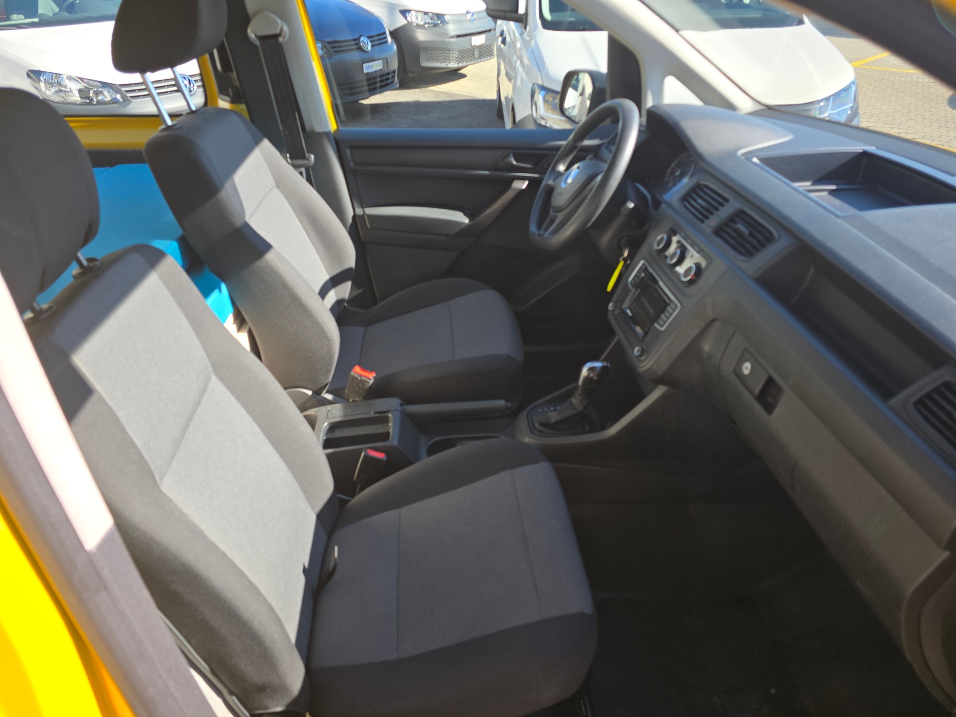 VW GEOVAN L - 102 PS Benzin - Klima - PDC hinten - DAB+ - 2 x Schiebetür - grosses Fensterpaket-image-15