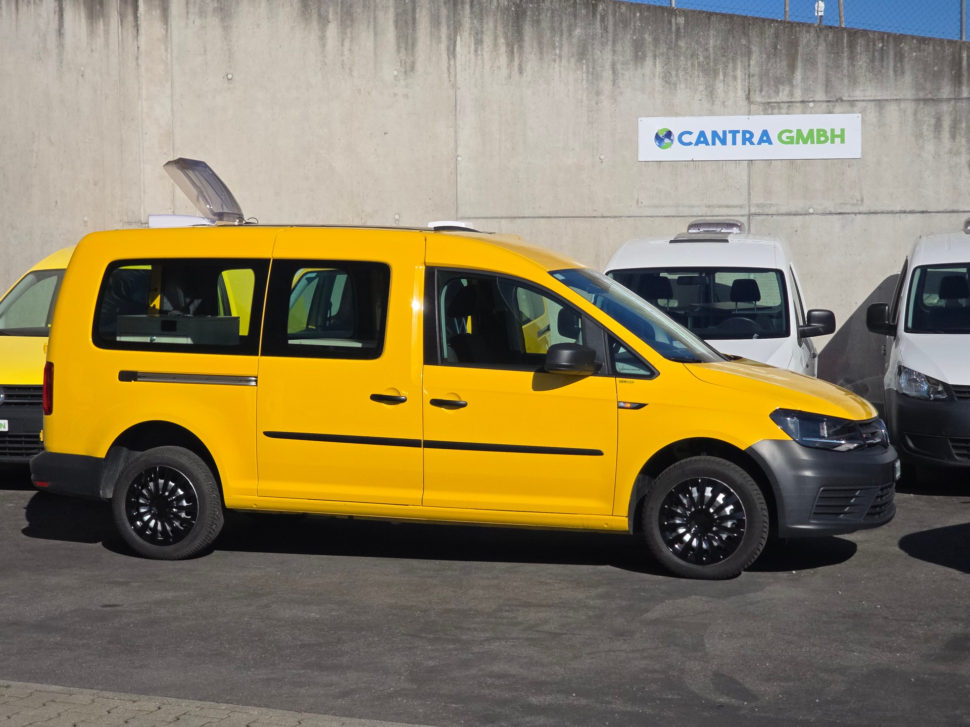 VW GEOVAN L - 102 PS Benzin - Klima - PDC hinten - DAB+ - 2 x Schiebetür - grosses Fensterpaket-image-2