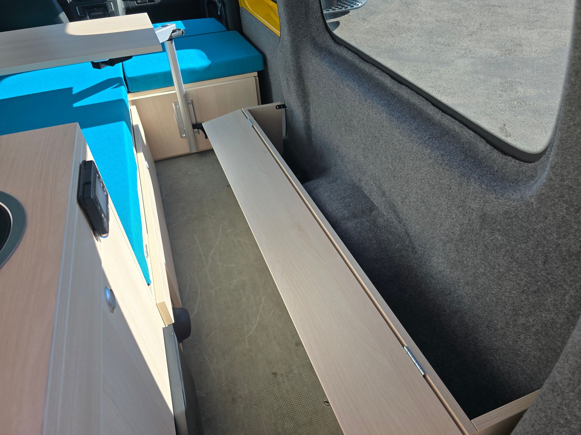 VW GEOVAN L - 102 PS Benzin - Klima - PDC hinten - DAB+ - 2 x Schiebetür - grosses Fensterpaket-image-10