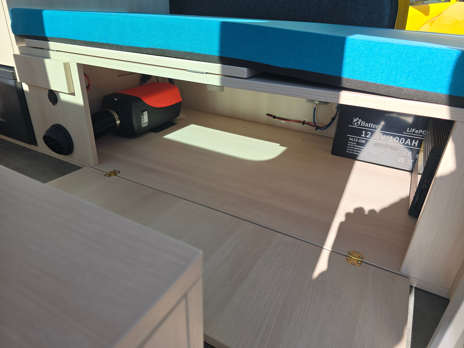 VW GEOVAN L - 102 PS Benzin - Klima - PDC hinten - DAB+ - 2 x Schiebetür - grosses Fensterpaket-image-9