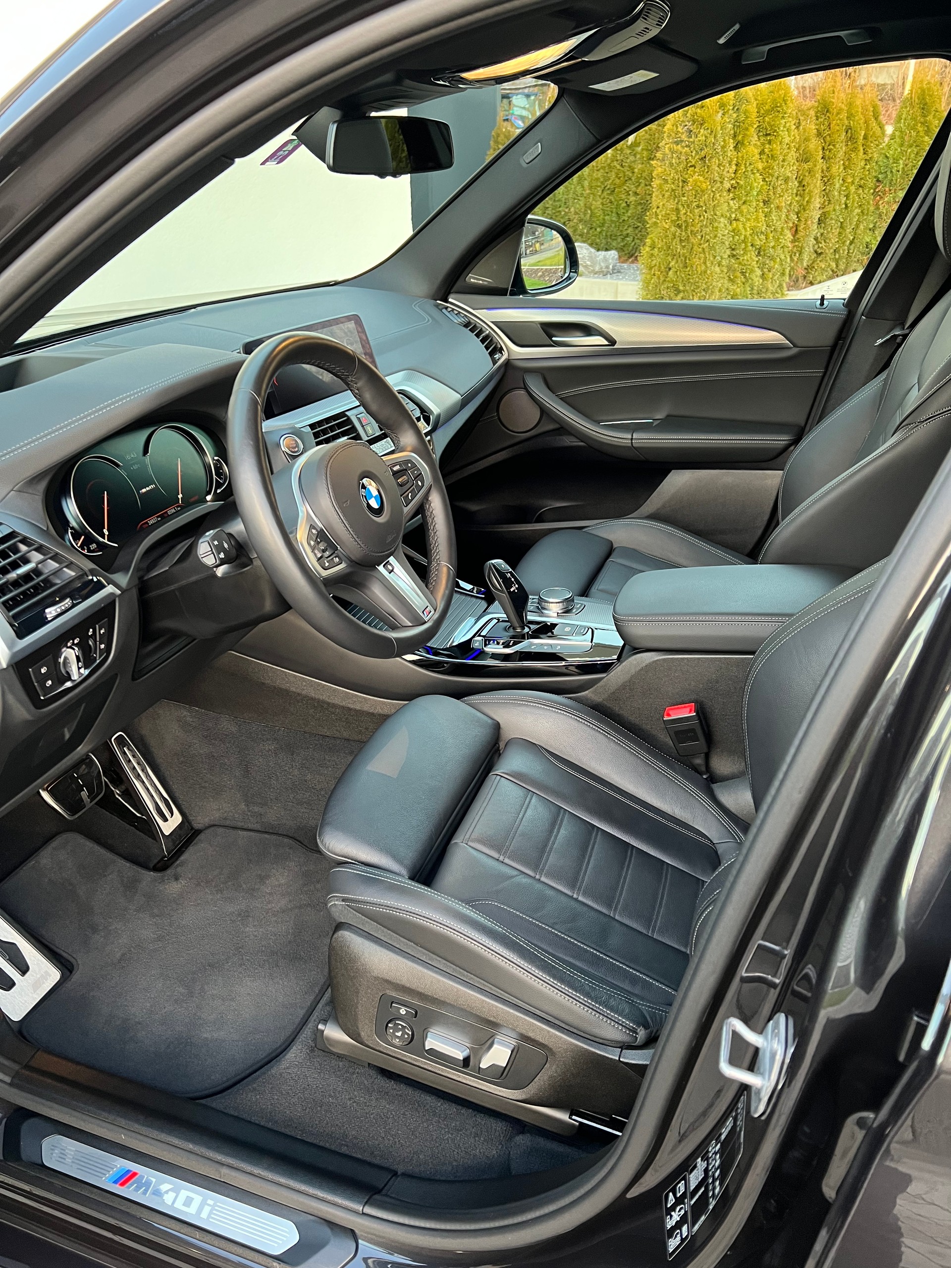 BMW M40i-image-4