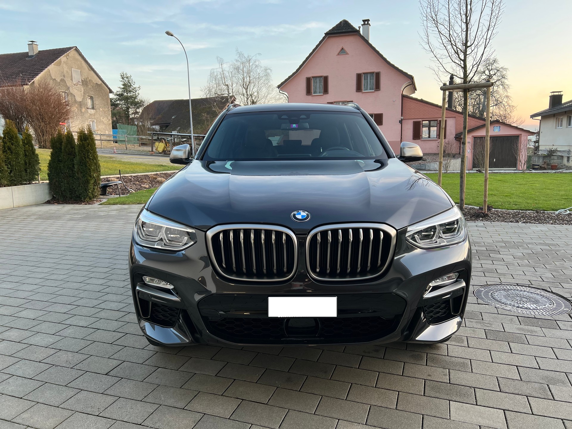 BMW M40i-image-2