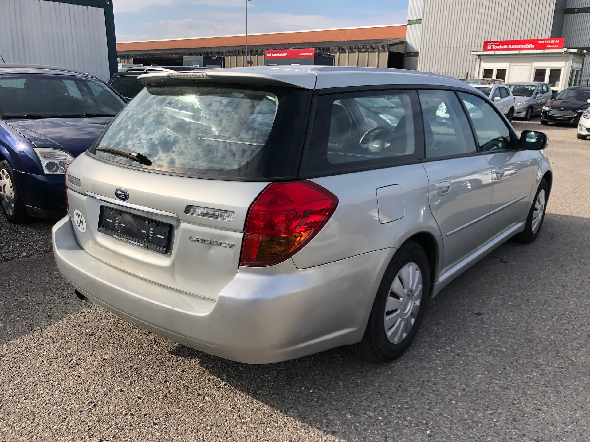 SUBARU Legacy 2.0i AWD Swiss-image-3