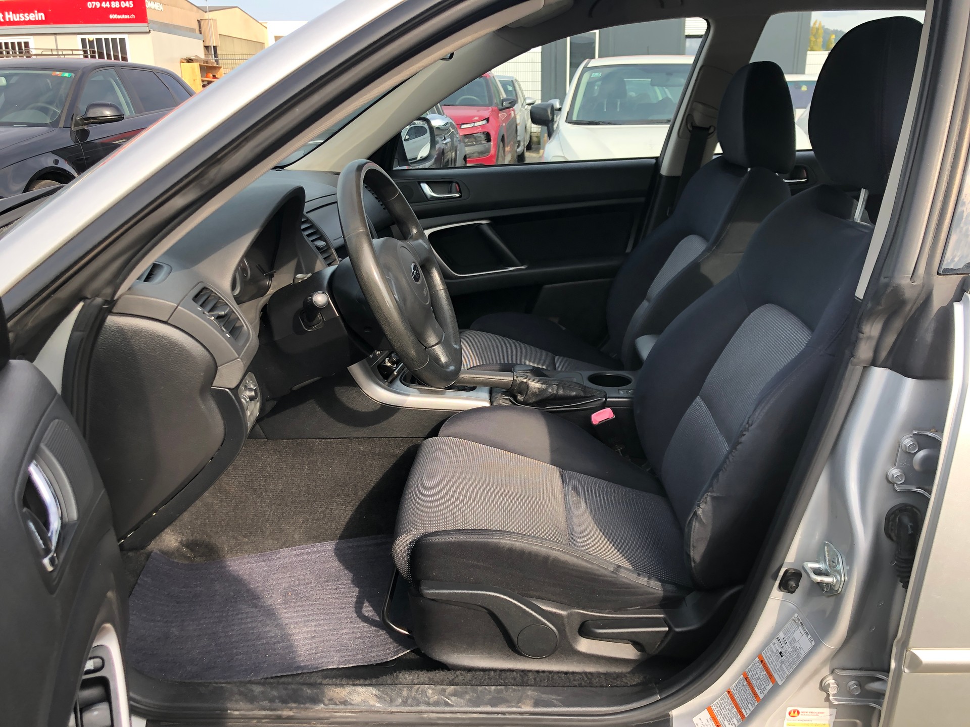 SUBARU Legacy 2.0i AWD Swiss-image-7