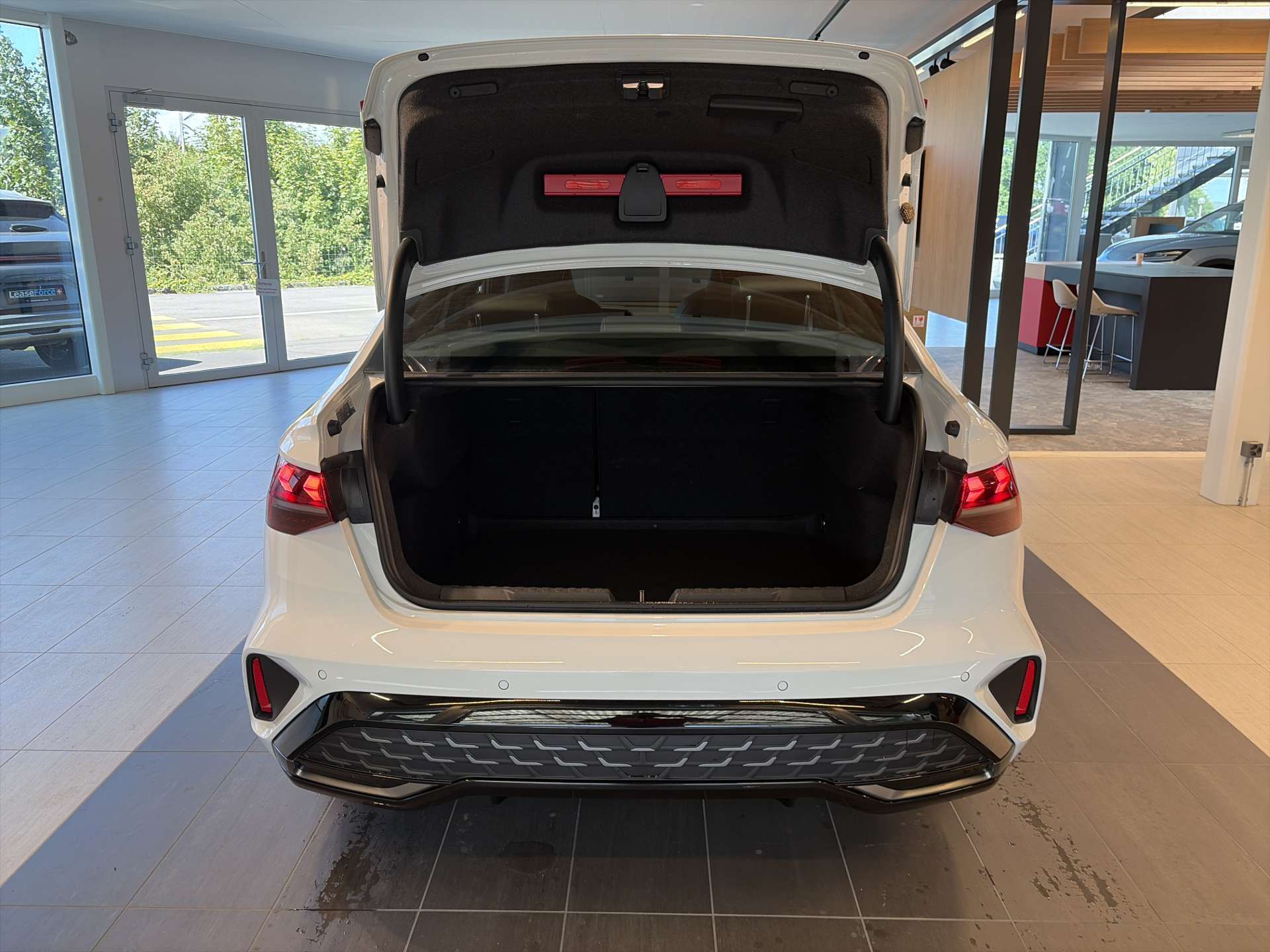AUDI A3 Limousine 35 TFSi S-Line S-Tronic Automat-image-7