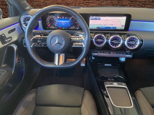 MERCEDES-BENZ A 250 e 8G-DCT-image-9