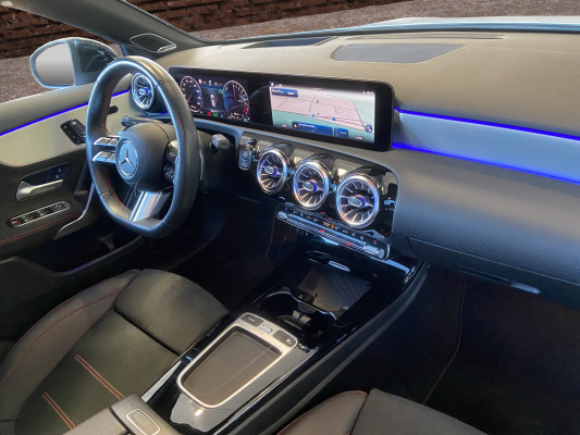 MERCEDES-BENZ A 250 e 8G-DCT-image-13