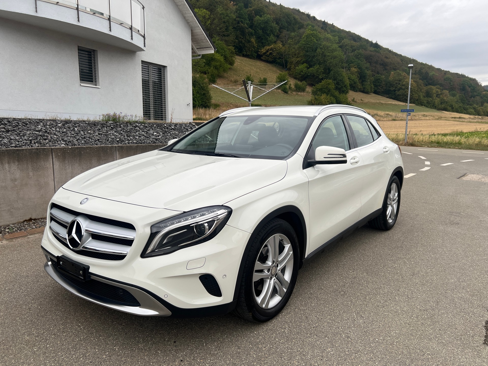 MERCEDES-BENZ GLA 200 CDI Urban 4Matic 7G-DCT-image-1