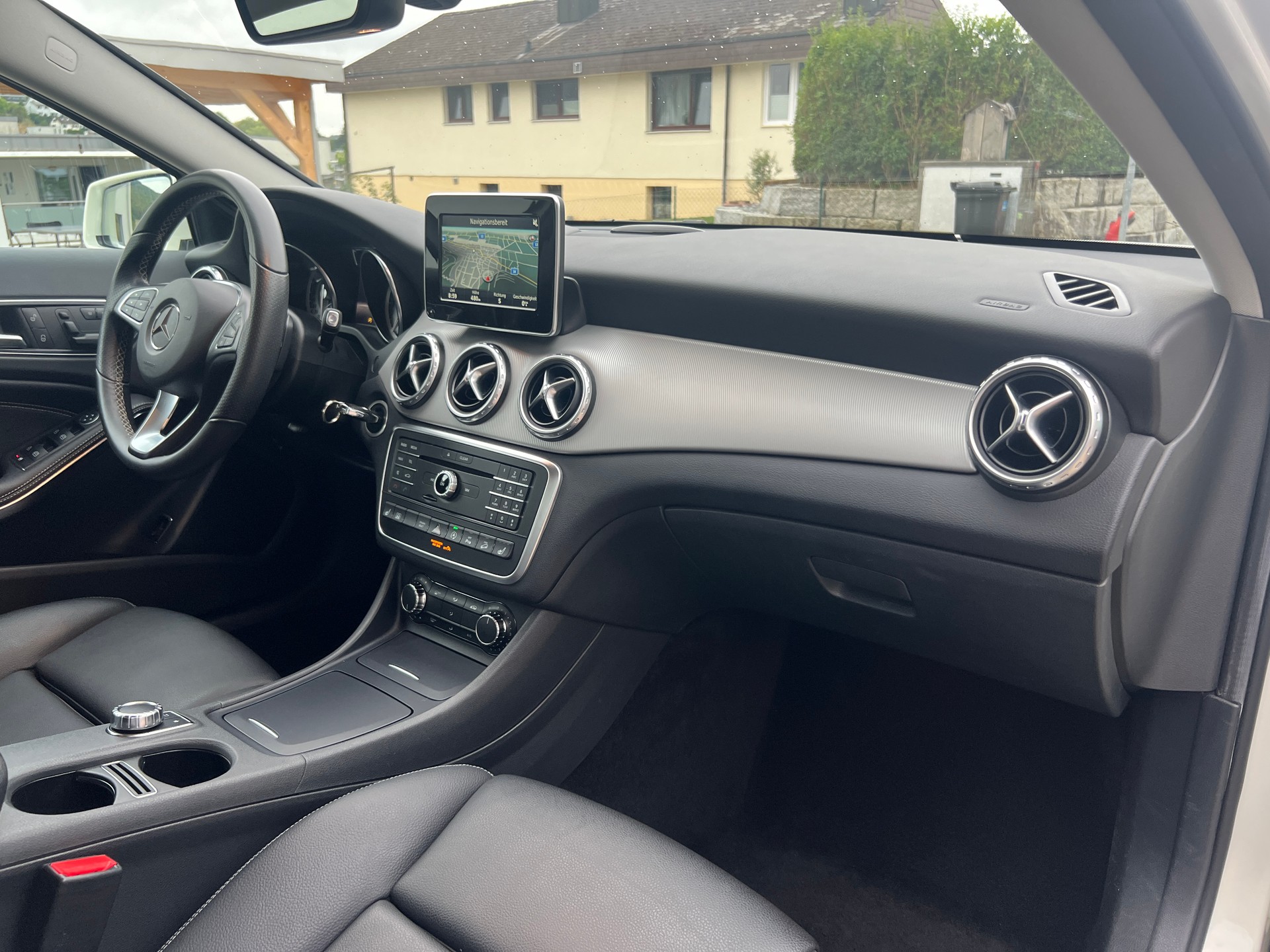 MERCEDES-BENZ GLA 200 CDI Urban 4Matic 7G-DCT-image-11