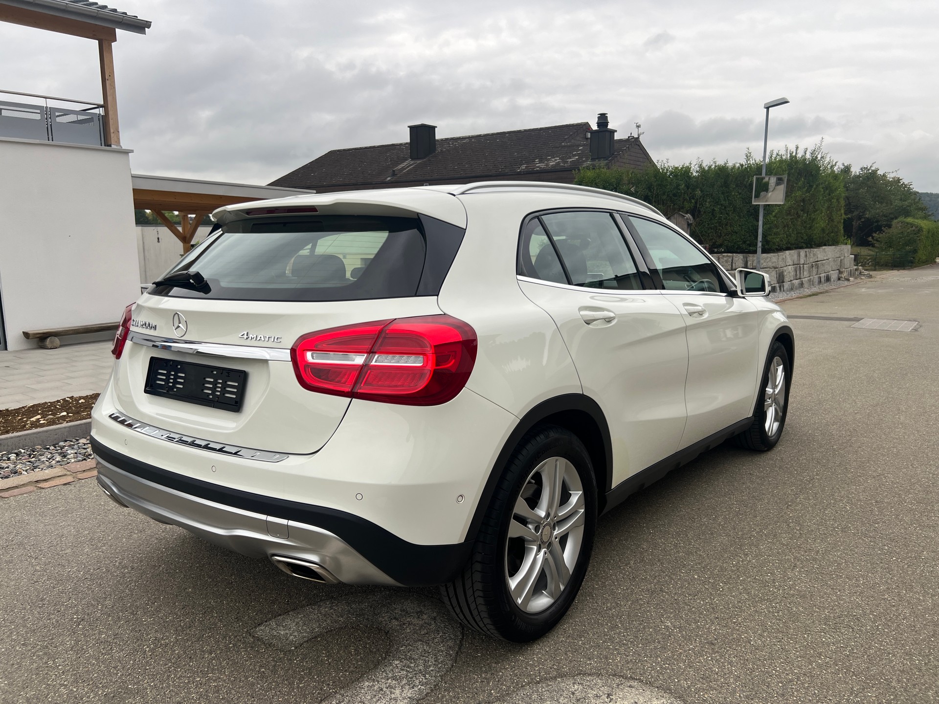 MERCEDES-BENZ GLA 200 CDI Urban 4Matic 7G-DCT-image-3