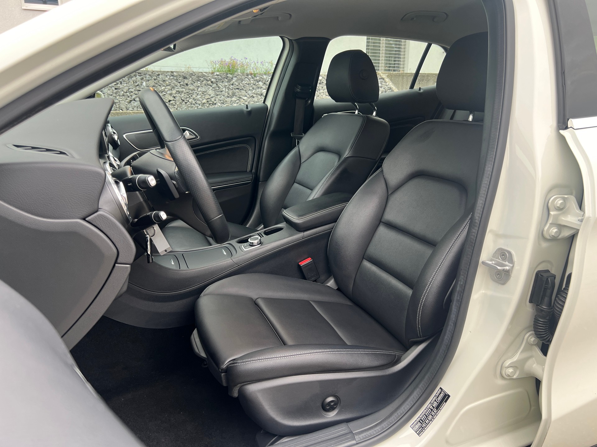 MERCEDES-BENZ GLA 200 CDI Urban 4Matic 7G-DCT-image-8