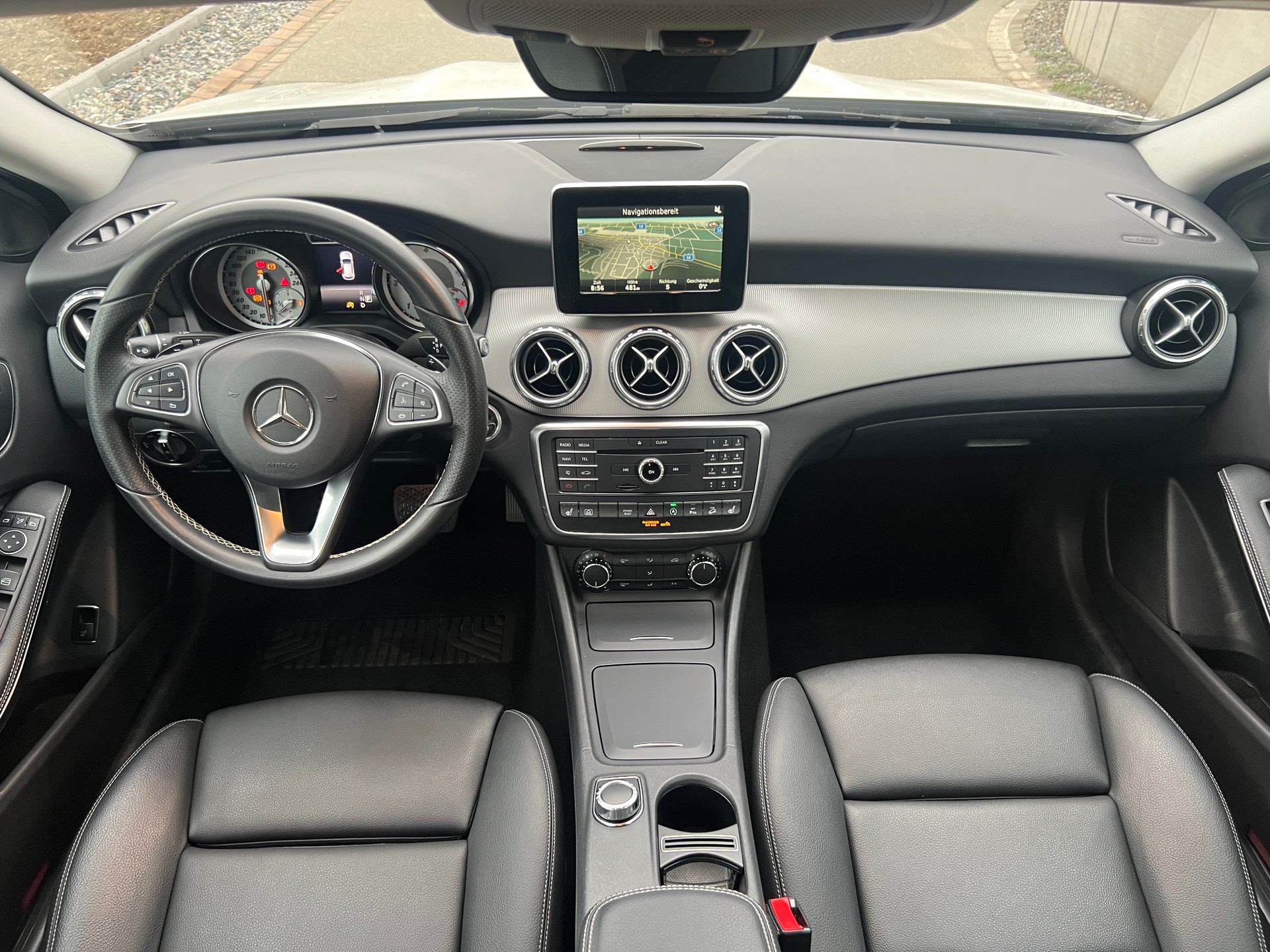 MERCEDES-BENZ GLA 200 CDI Urban 4Matic 7G-DCT-image-7