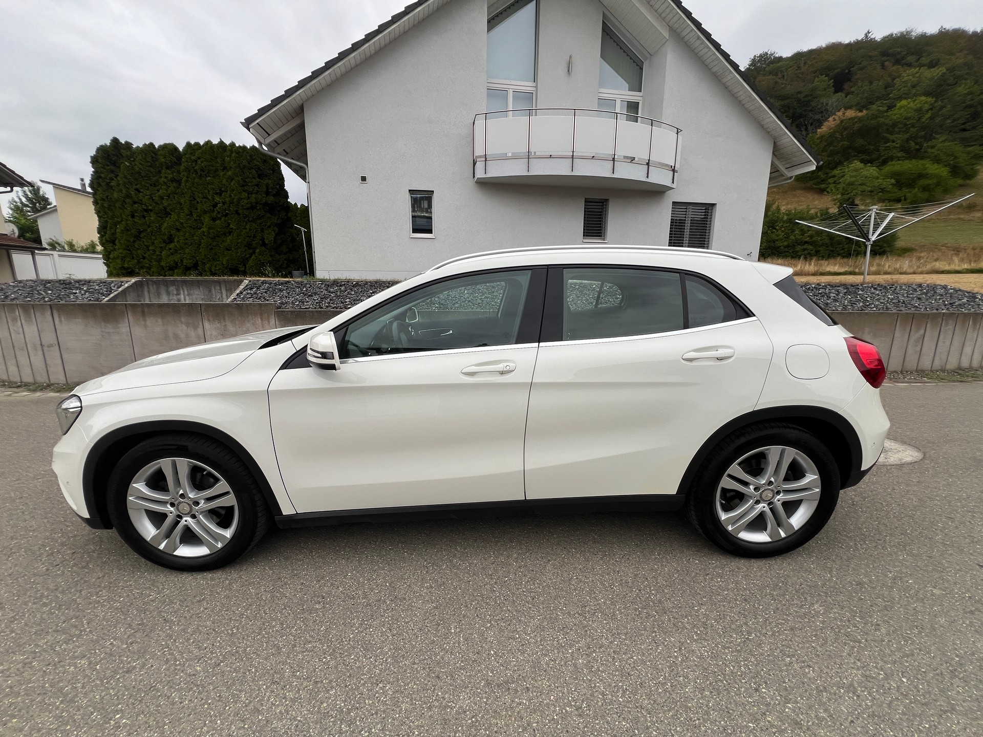 MERCEDES-BENZ GLA 200 CDI Urban 4Matic 7G-DCT-image-0
