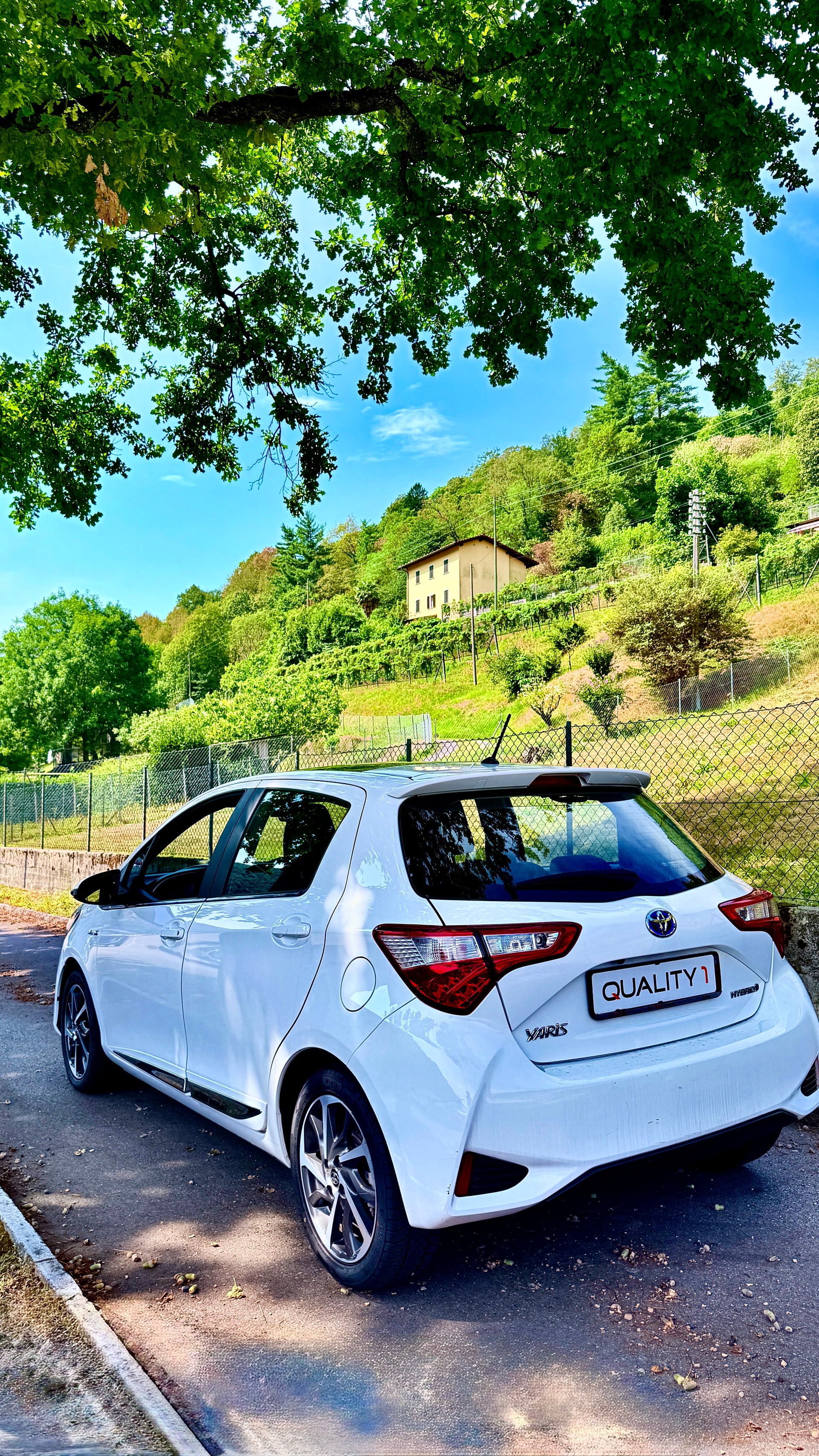 TOYOTA Yaris 1.5 VVT-i Hybrid Comfort e-CVT-image-3
