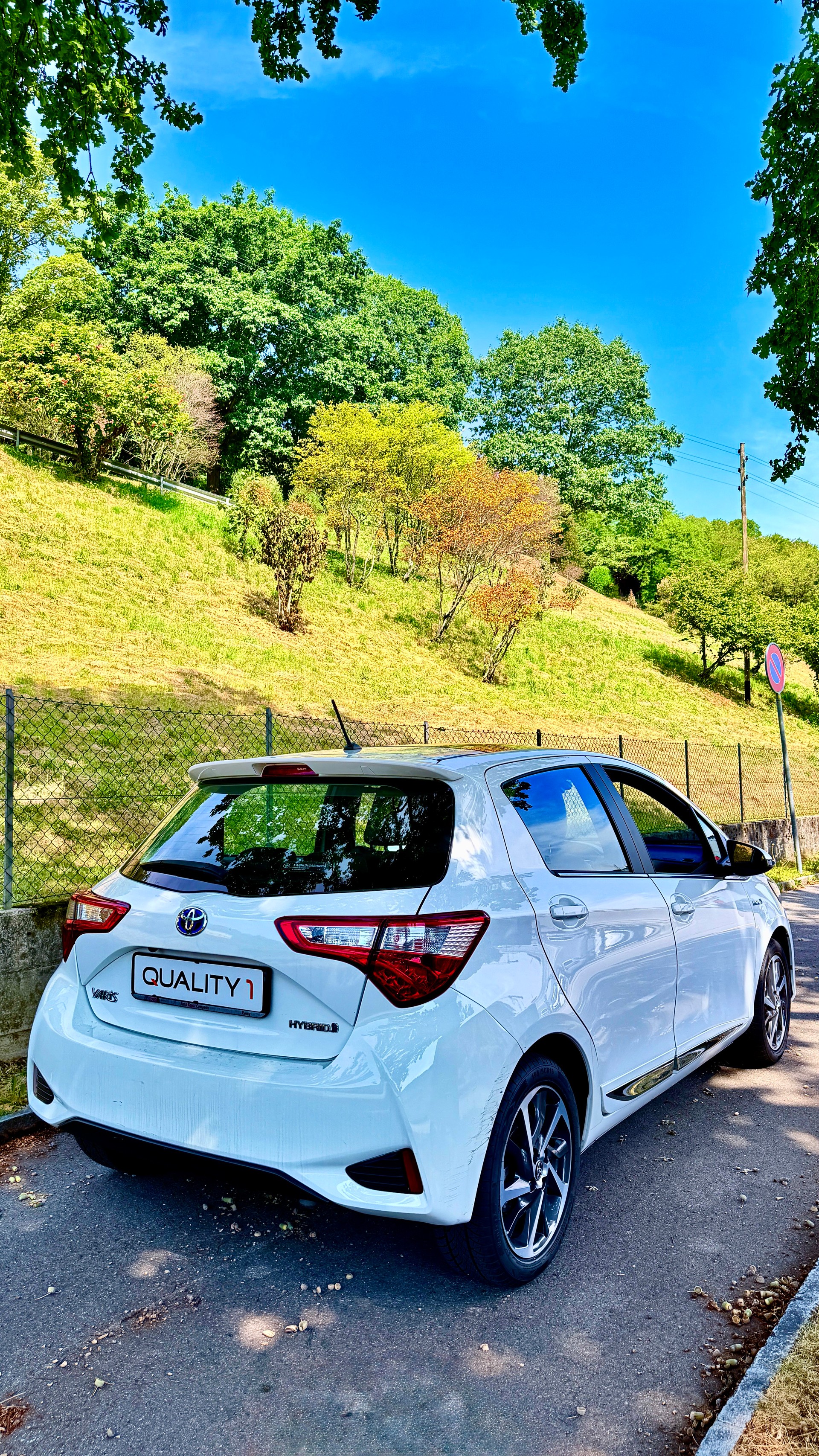 TOYOTA Yaris 1.5 VVT-i Hybrid Comfort e-CVT-image-5