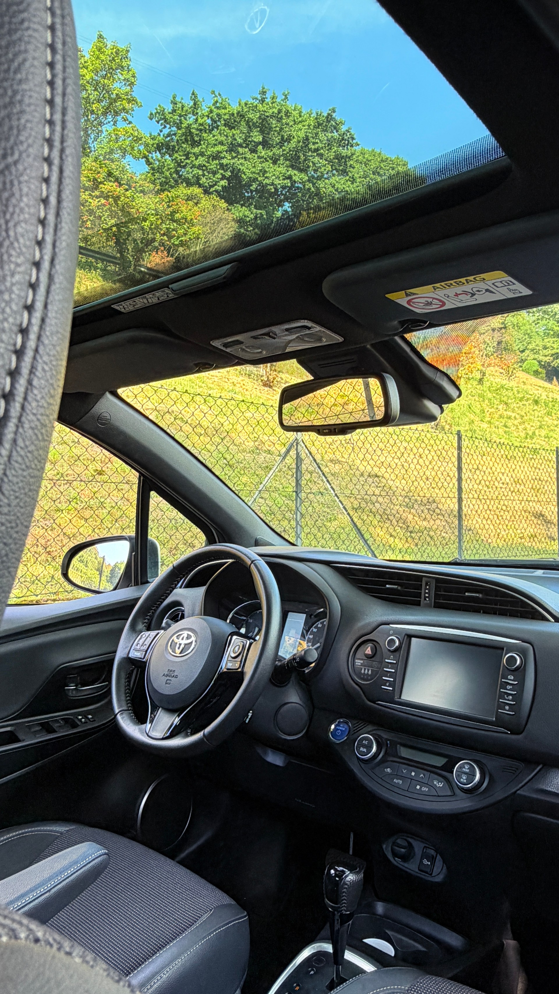 TOYOTA Yaris 1.5 VVT-i Hybrid Comfort e-CVT-image-7
