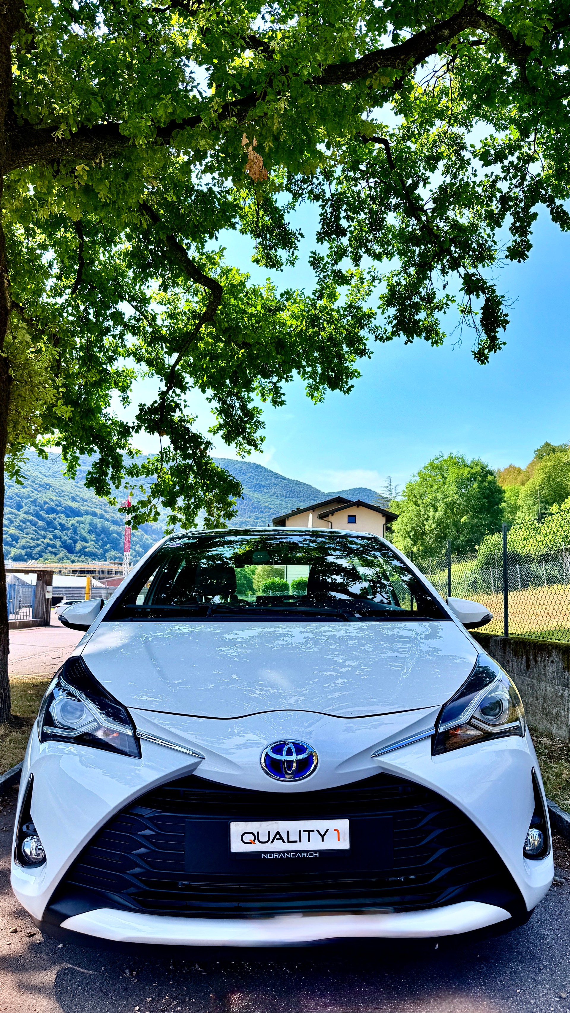 TOYOTA Yaris 1.5 VVT-i Hybrid Comfort e-CVT-image-1