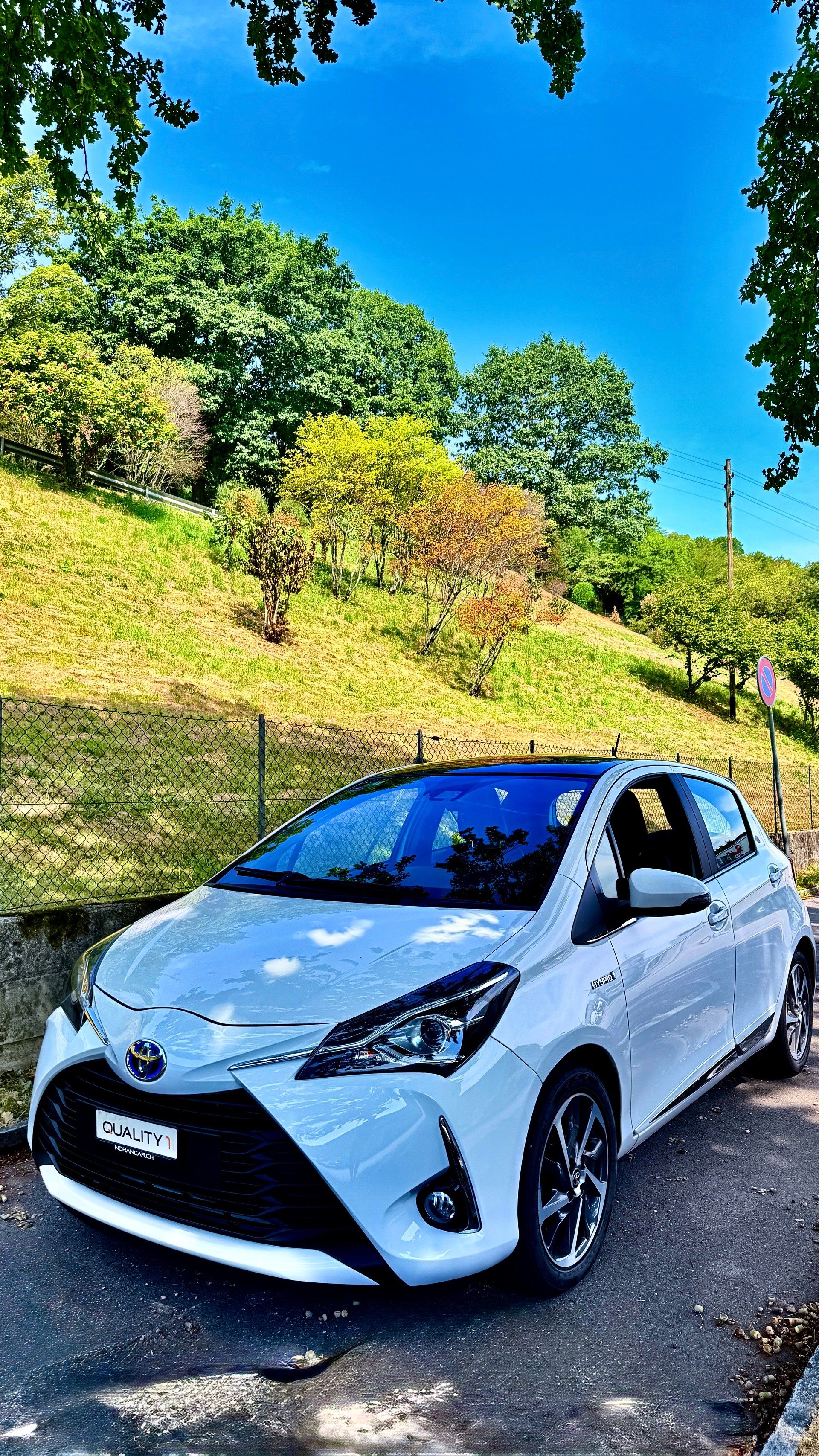 TOYOTA Yaris 1.5 VVT-i Hybrid Comfort e-CVT-image-2