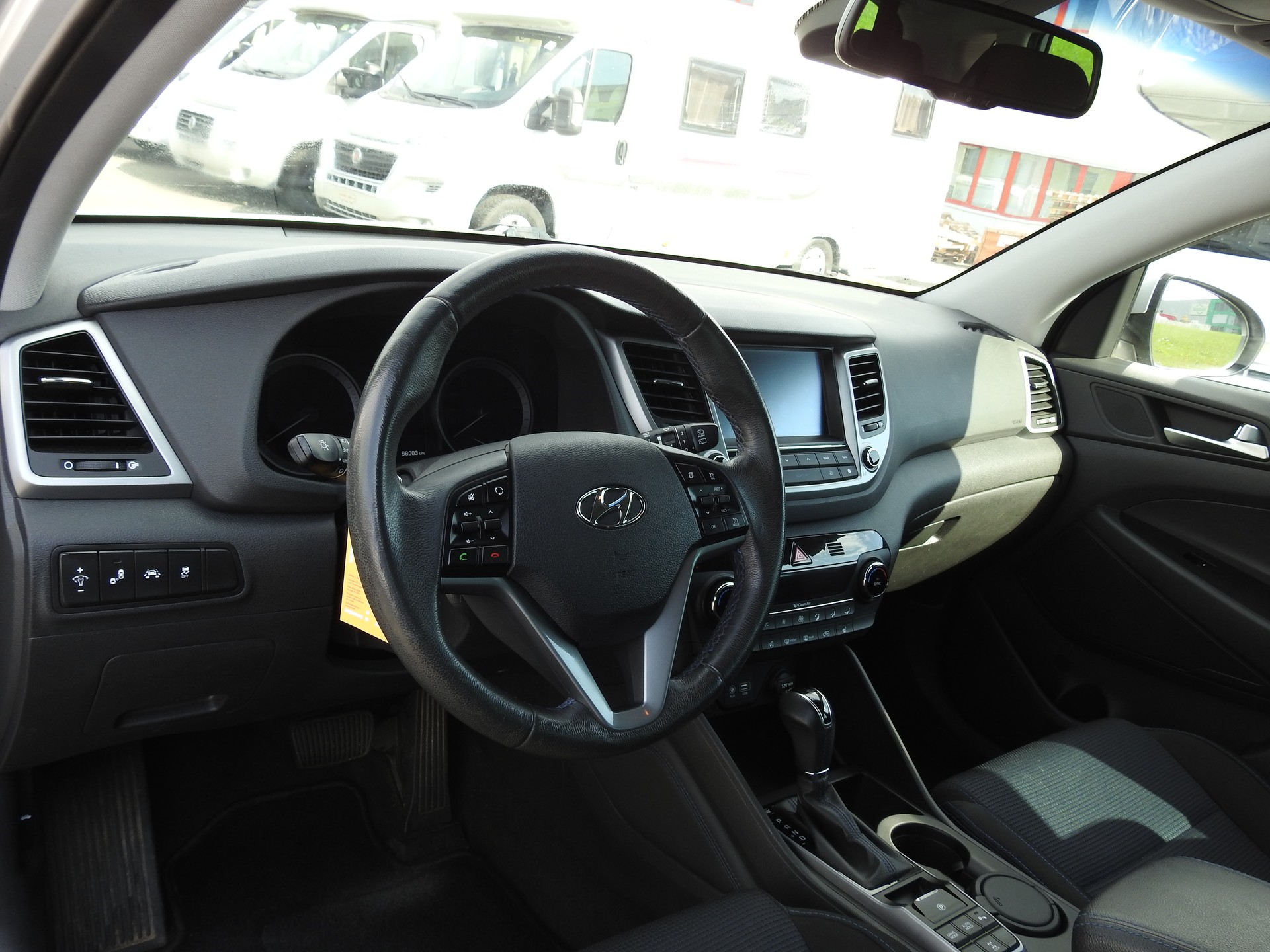 HYUNDAI Tucson 2.0 CRDI Plena 4WD Automatic-image-11