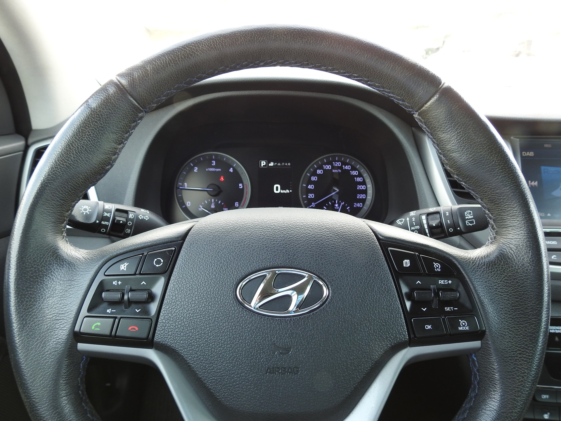 HYUNDAI Tucson 2.0 CRDI Plena 4WD Automatic-image-29