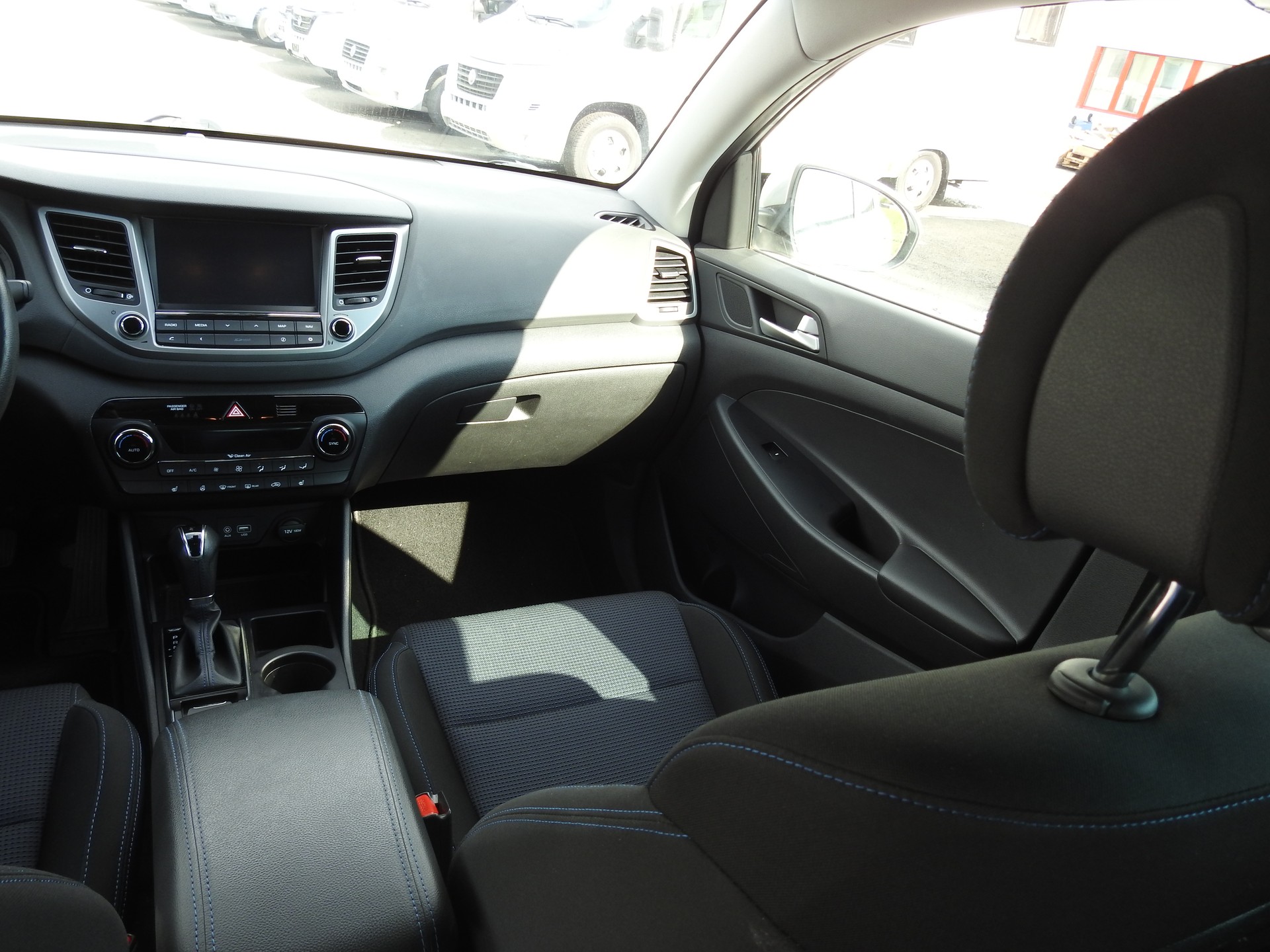 HYUNDAI Tucson 2.0 CRDI Plena 4WD Automatic-image-18