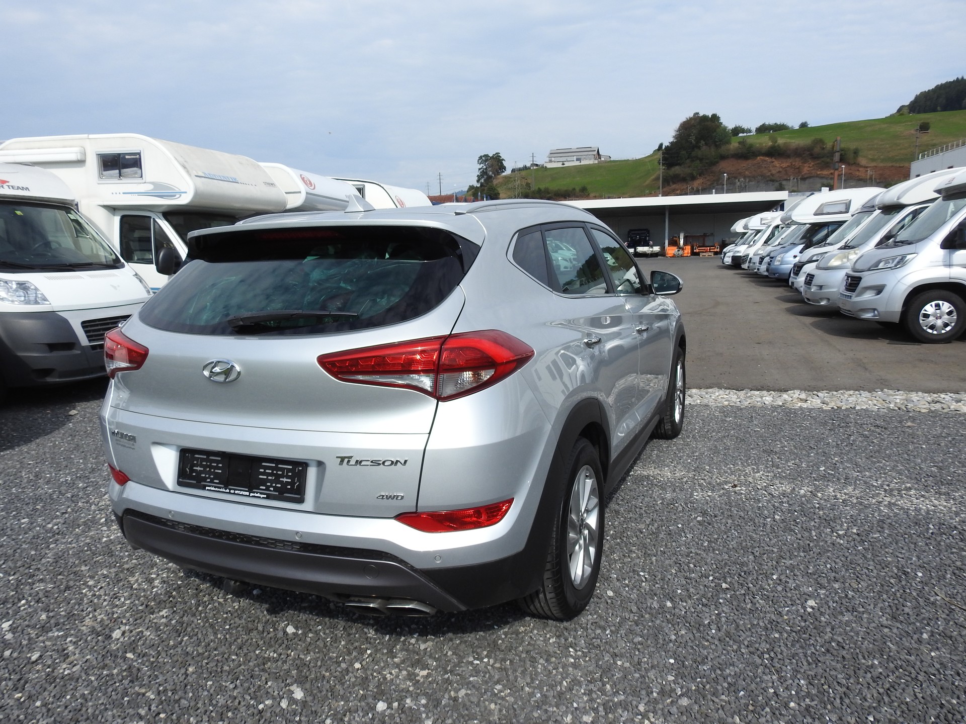 HYUNDAI Tucson 2.0 CRDI Plena 4WD Automatic-image-5