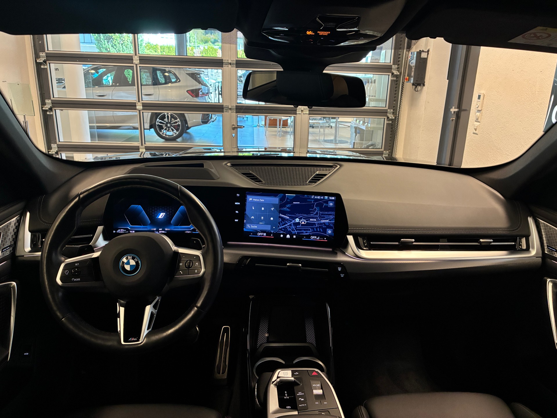 BMW X1 30e xDrive-image-11
