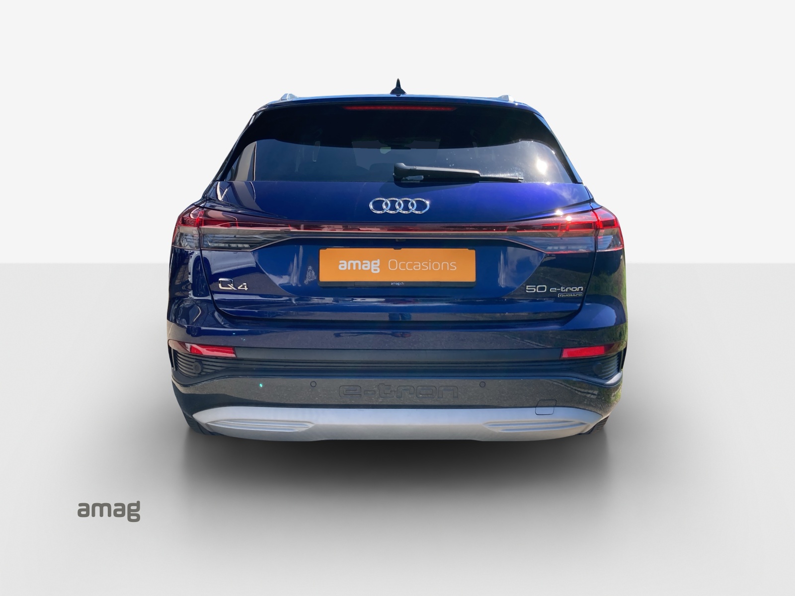 AUDI Q4 e-tron 50 quattro-showroom-element-3