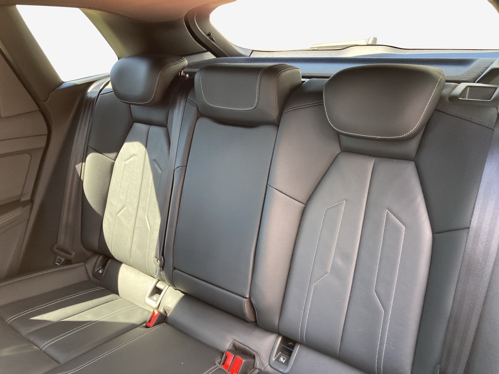 AUDI Q4 e-tron 50 quattro-image-11
