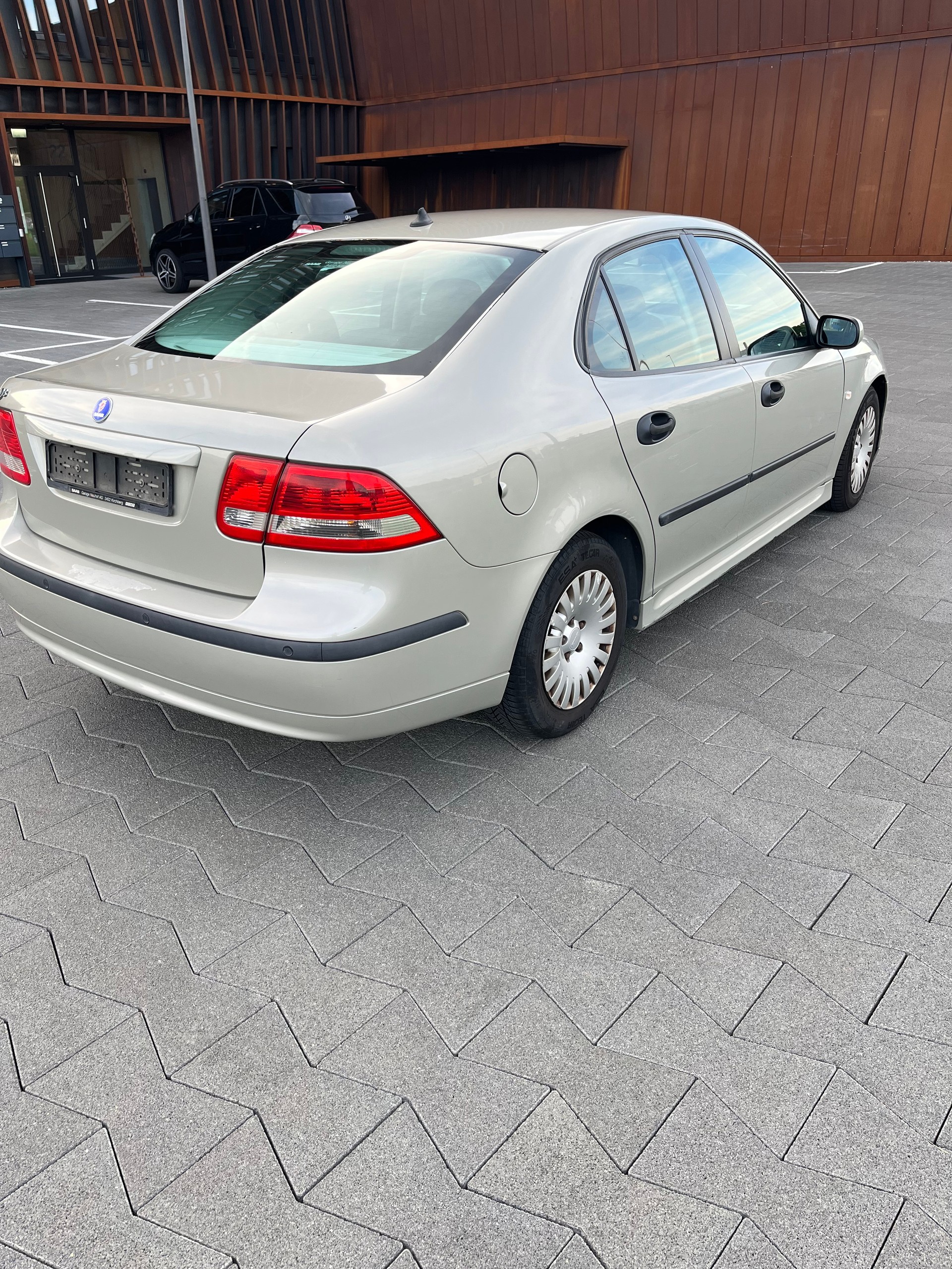 SAAB 1.9 TiD 150 Vector-image-3