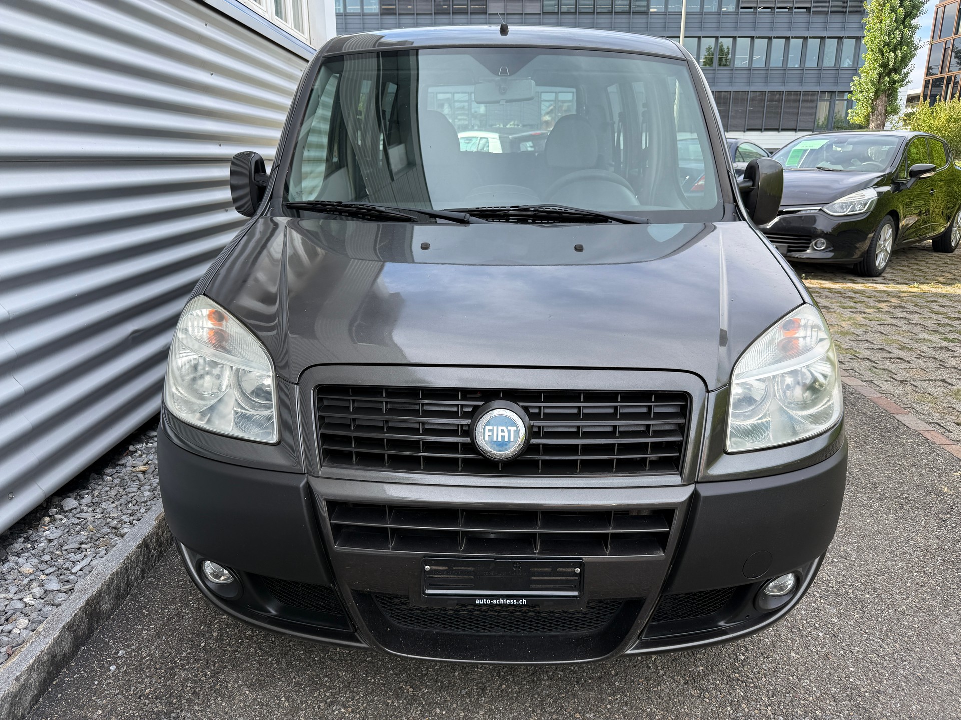 FIAT Doblò 1.9 JTD Dynamic-image-9