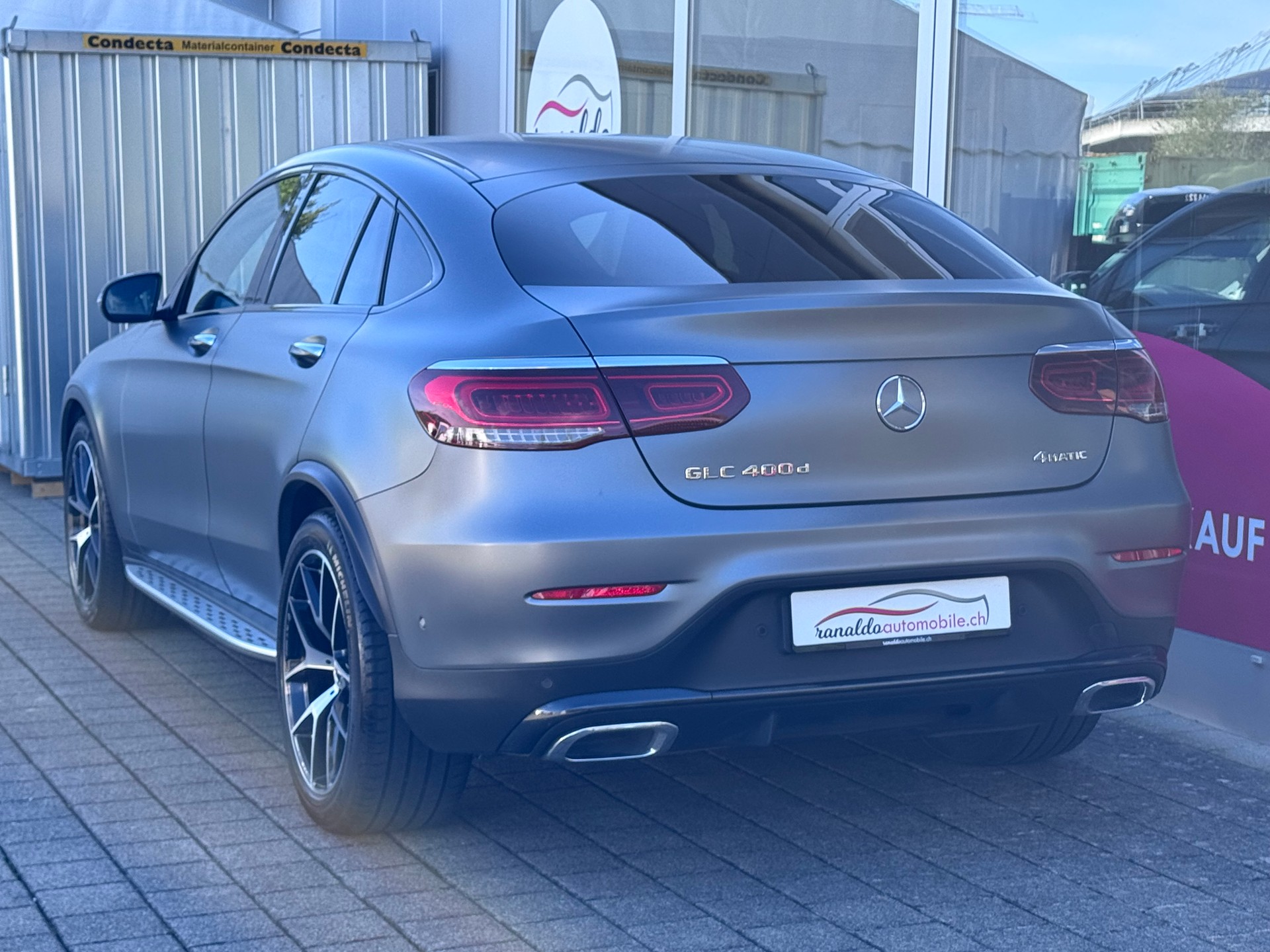 MERCEDES-BENZ GLC Coupé 400 d AMG-SPORTPAKET4x4 9G-Tronic+PANORAMA+ACC+LUFTFEDERUNG+STANDHEIZUNG+AHK 2'500KG+TRITTBRETTER+20"ALU+Winterräder+-image-4