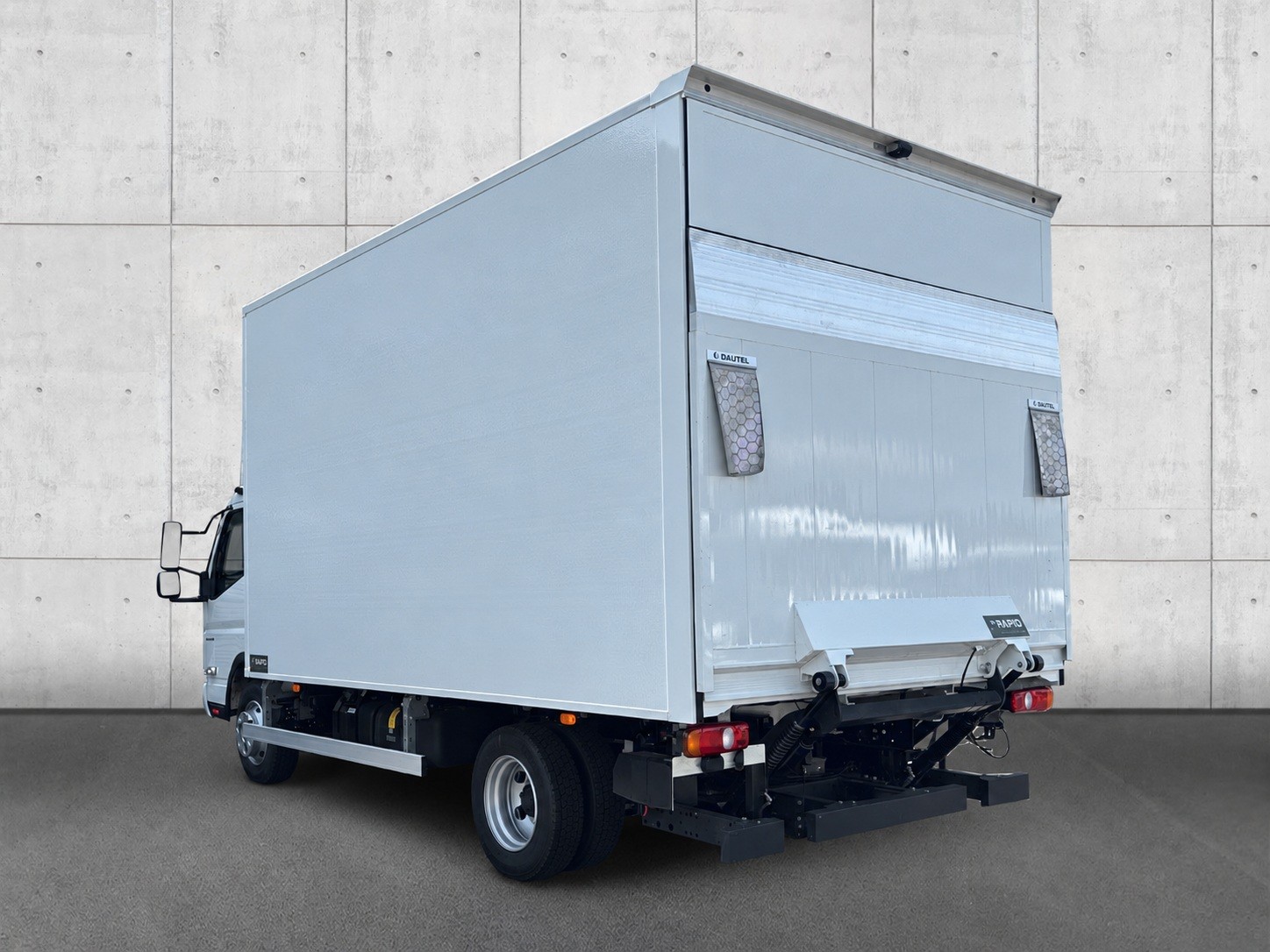 MITSUBISHI FUSO Canter 7C18 4x2 Koffer LBW-image-1