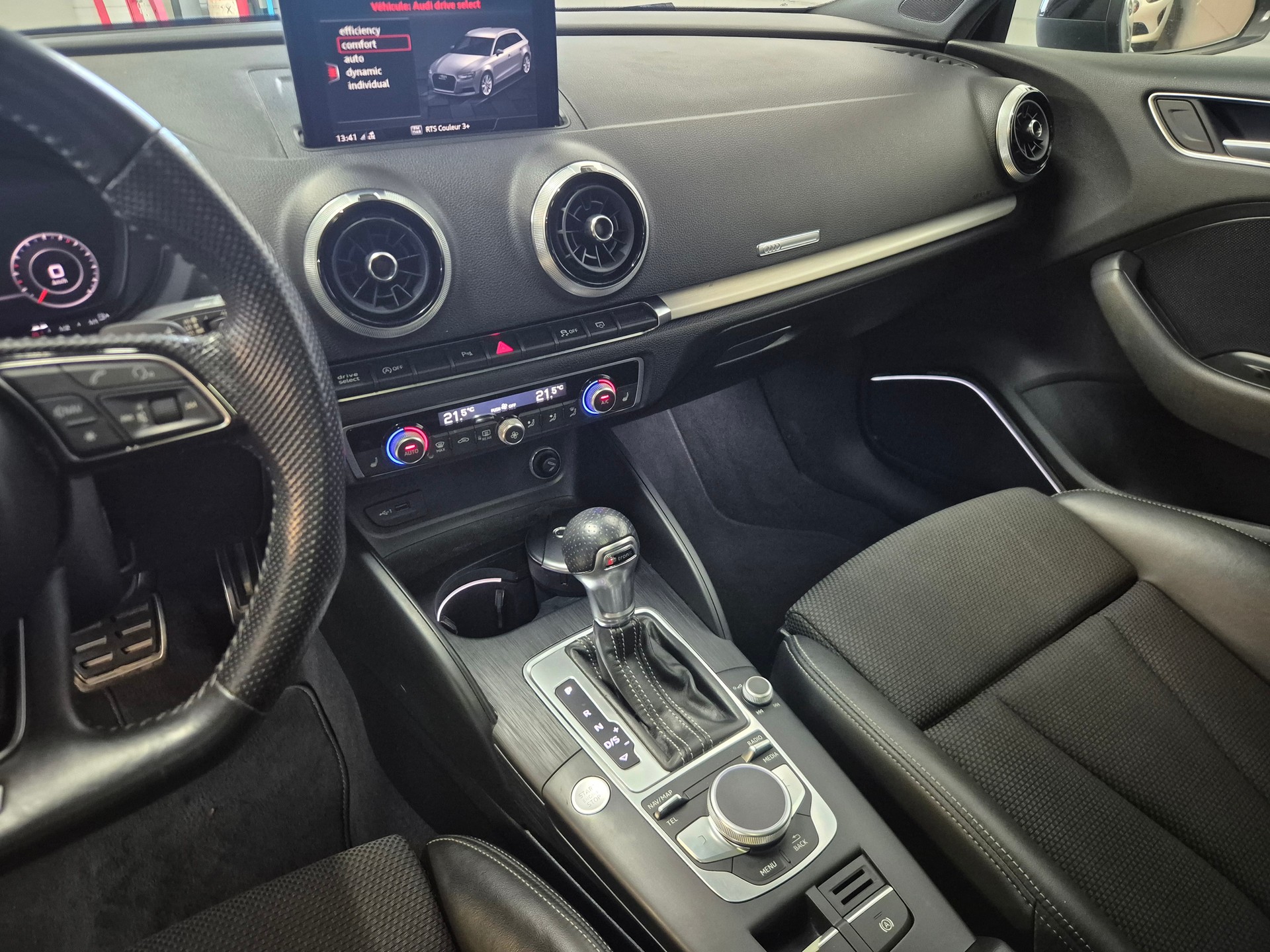 AUDI A3 Sportback 35 TFSI Sport S-LINE S-tronic-image-10