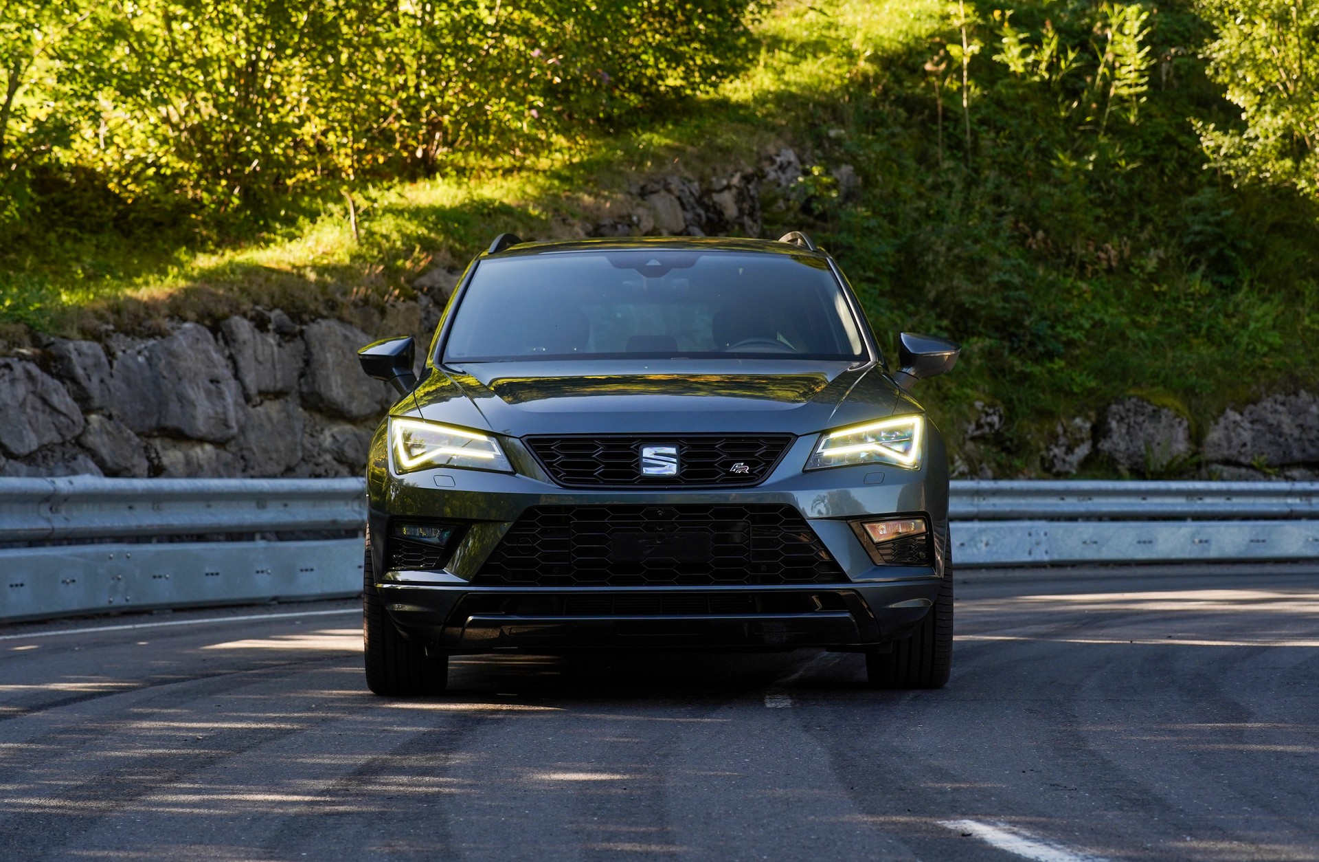 SEAT 2.0 TSI Swiss FR 4Drive DSG-image-0