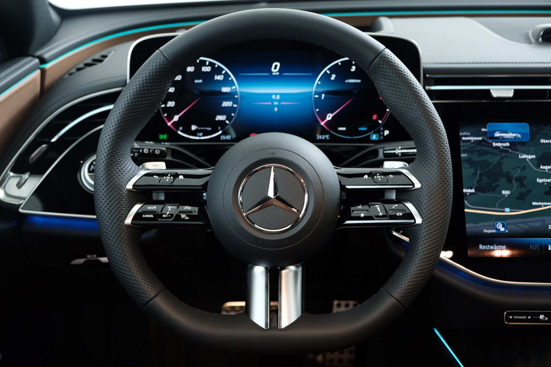 MERCEDES-BENZ E 450 d AMG Line 4matic S214-image-7