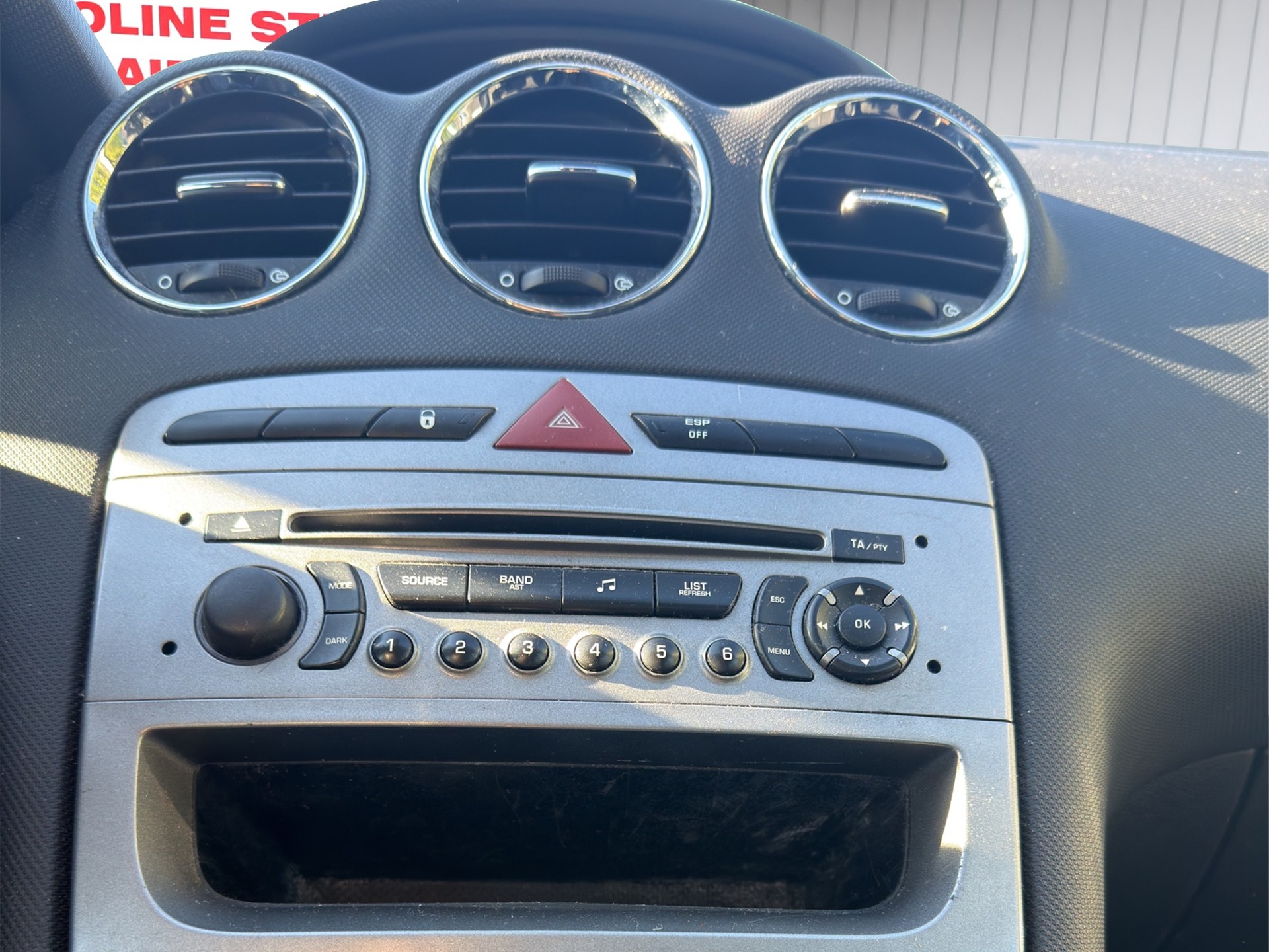 PEUGEOT 308 SW 1.6 HDI Trendy-image-8