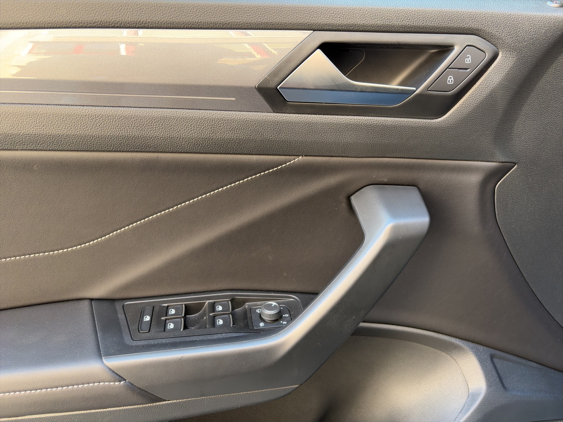 VW T-Roc 2.0 TSI Style DSG 4Motion-image-28