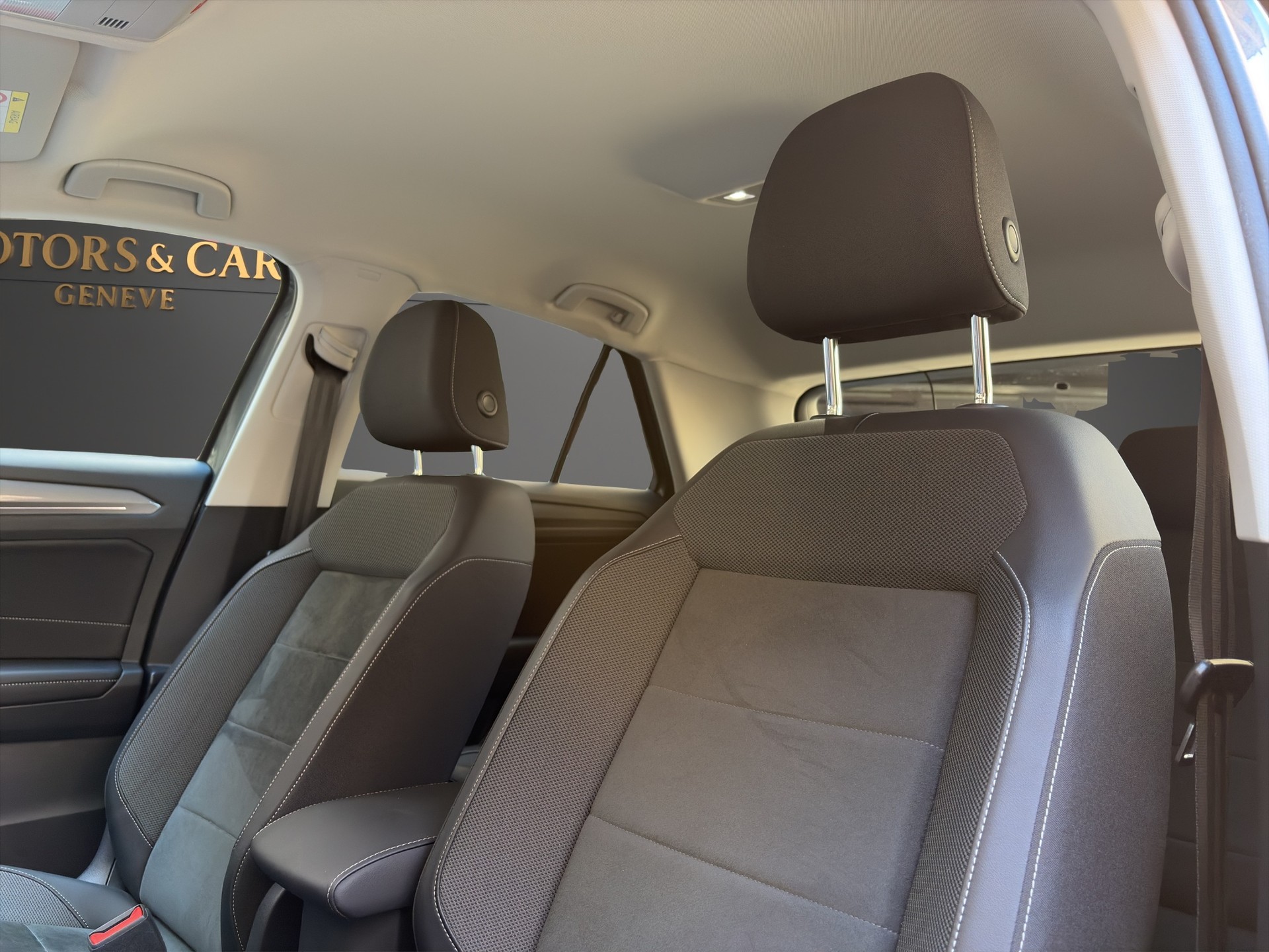 VW T-Roc 2.0 TSI Style DSG 4Motion-image-12
