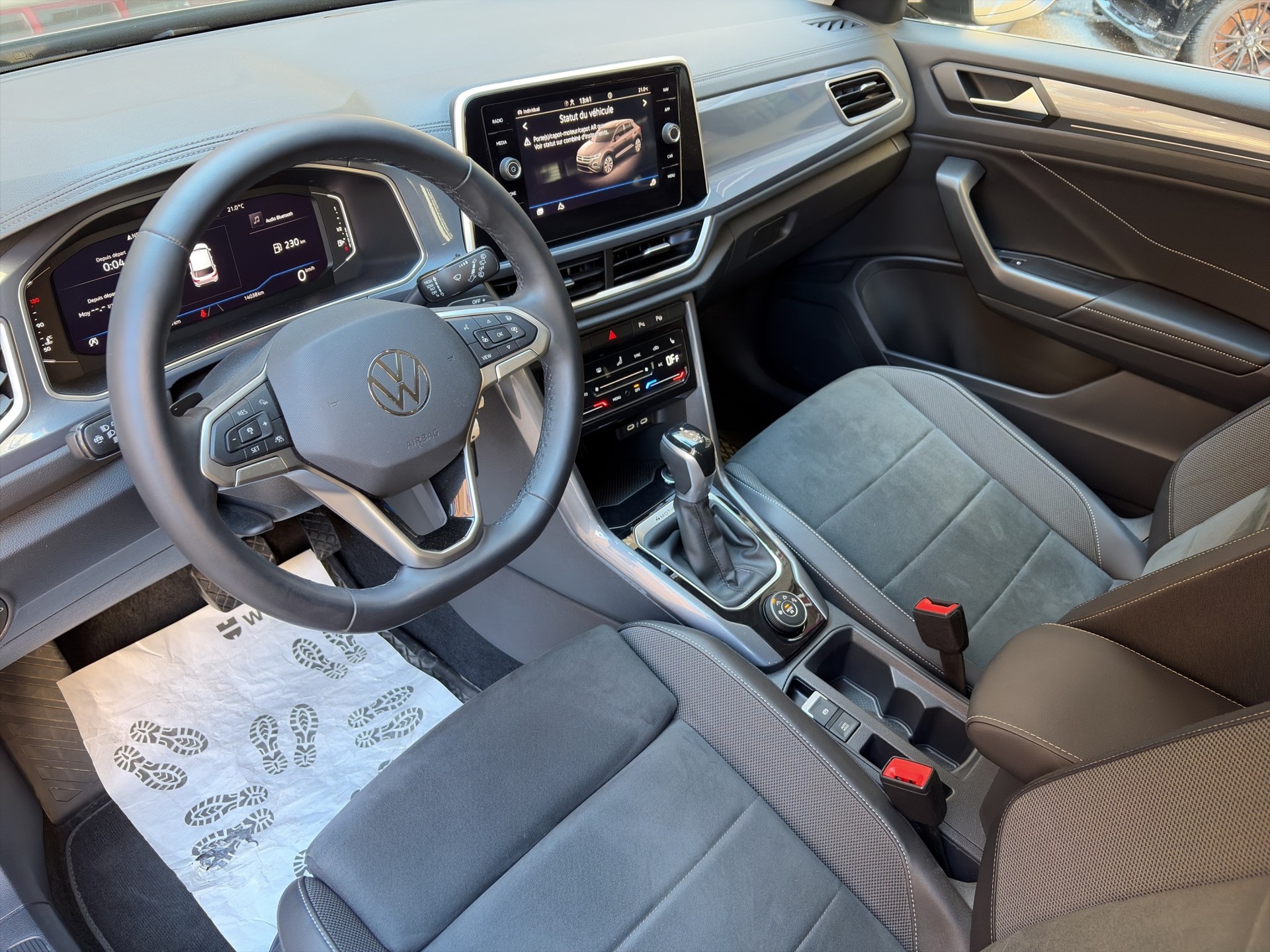 VW T-Roc 2.0 TSI Style DSG 4Motion-image-15