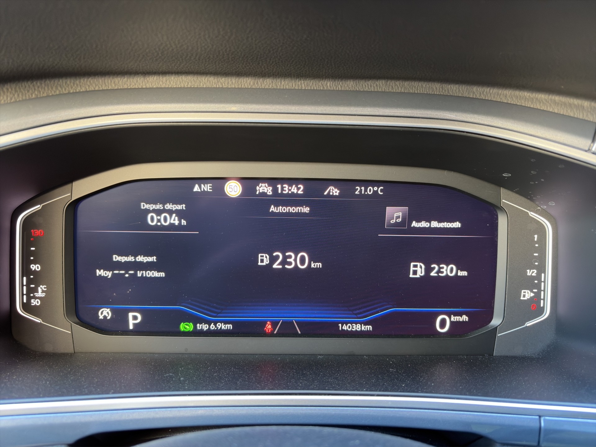 VW T-Roc 2.0 TSI Style DSG 4Motion-image-20