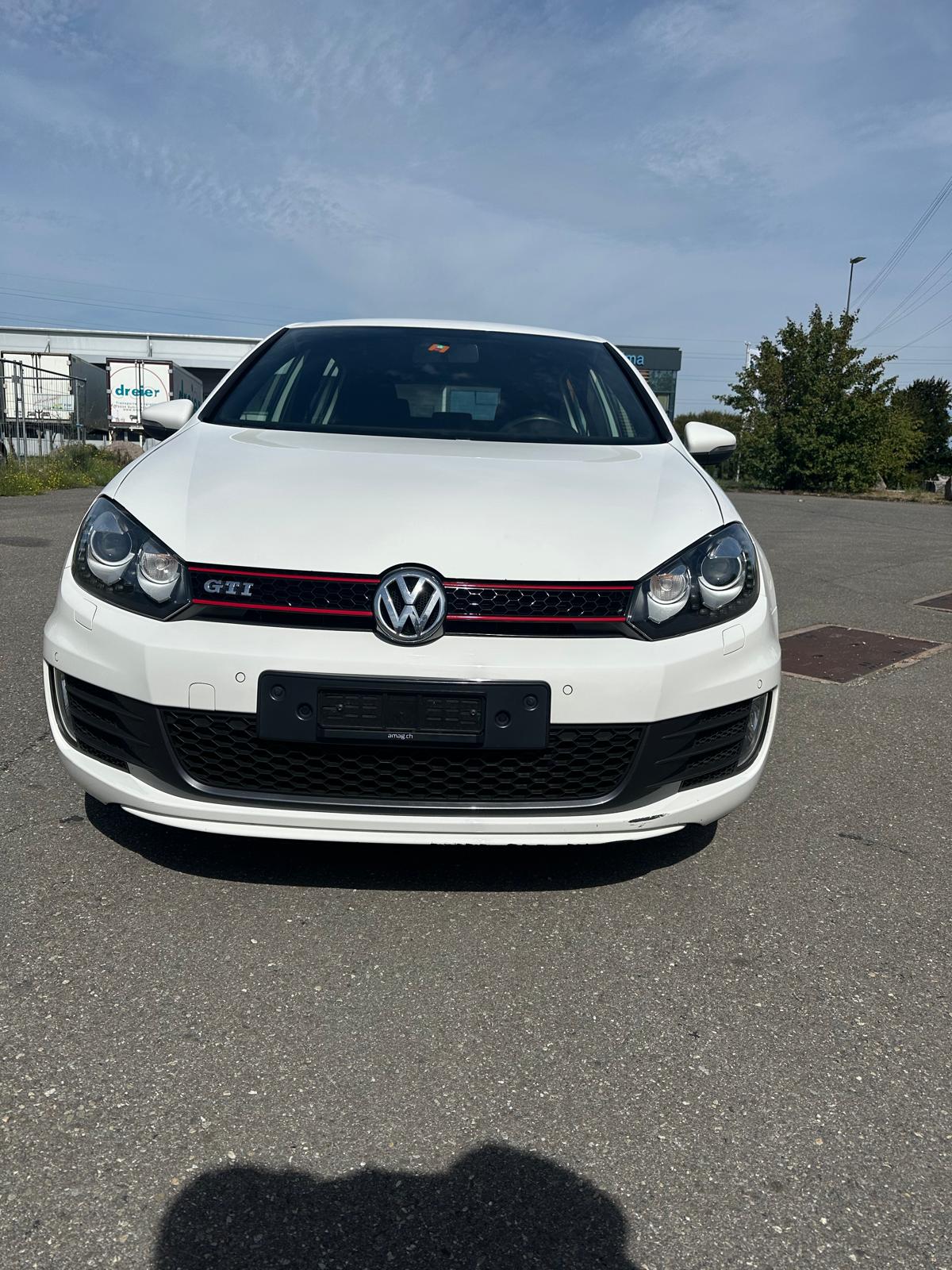 VW GOLF-image-0