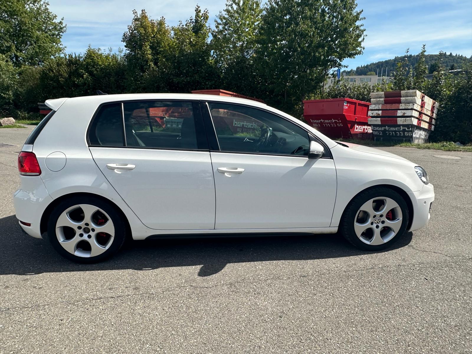 VW GOLF-image-5