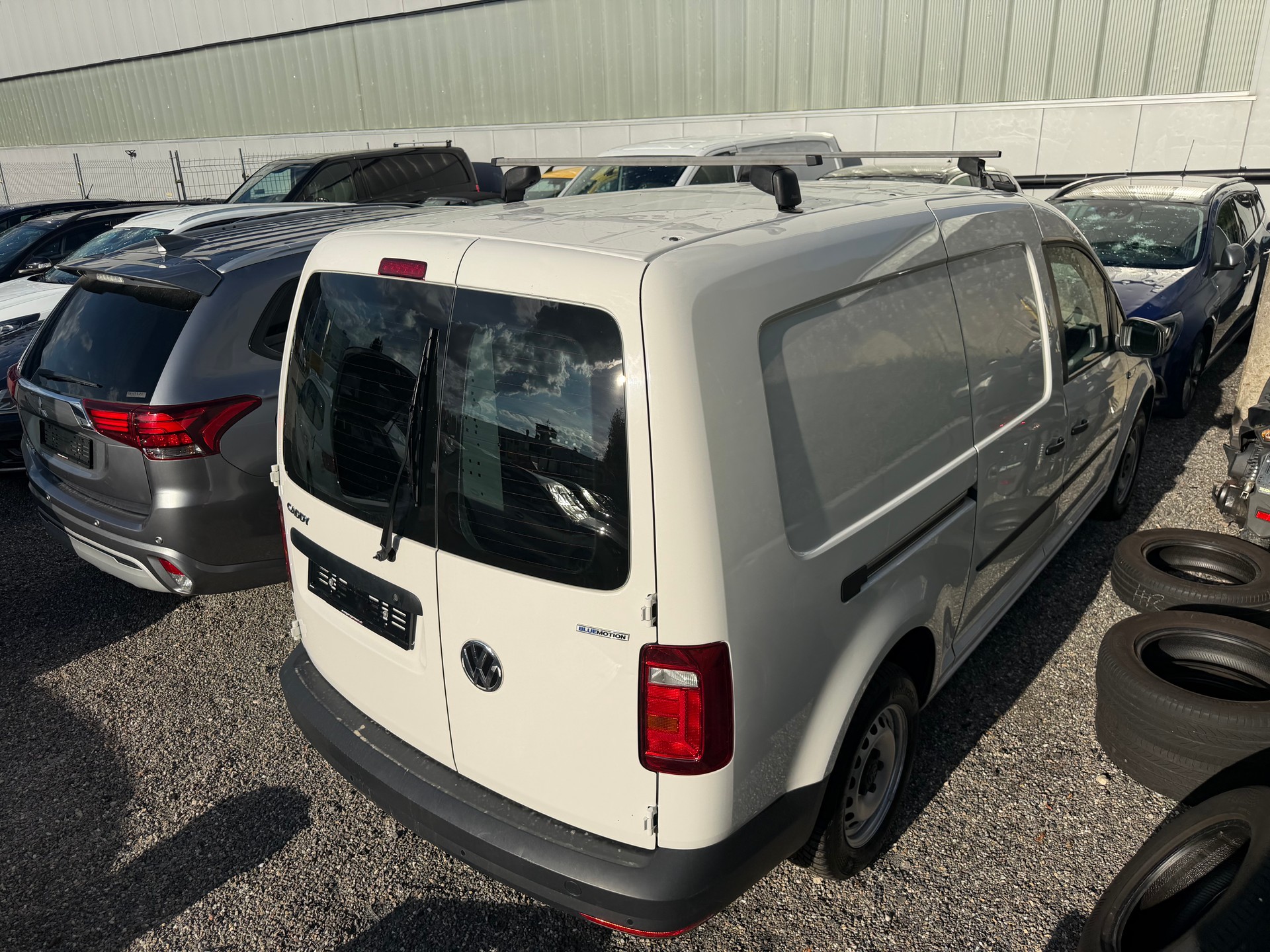 VW Caddy Maxi 1.4TGI BlueMotion Technology-image-3